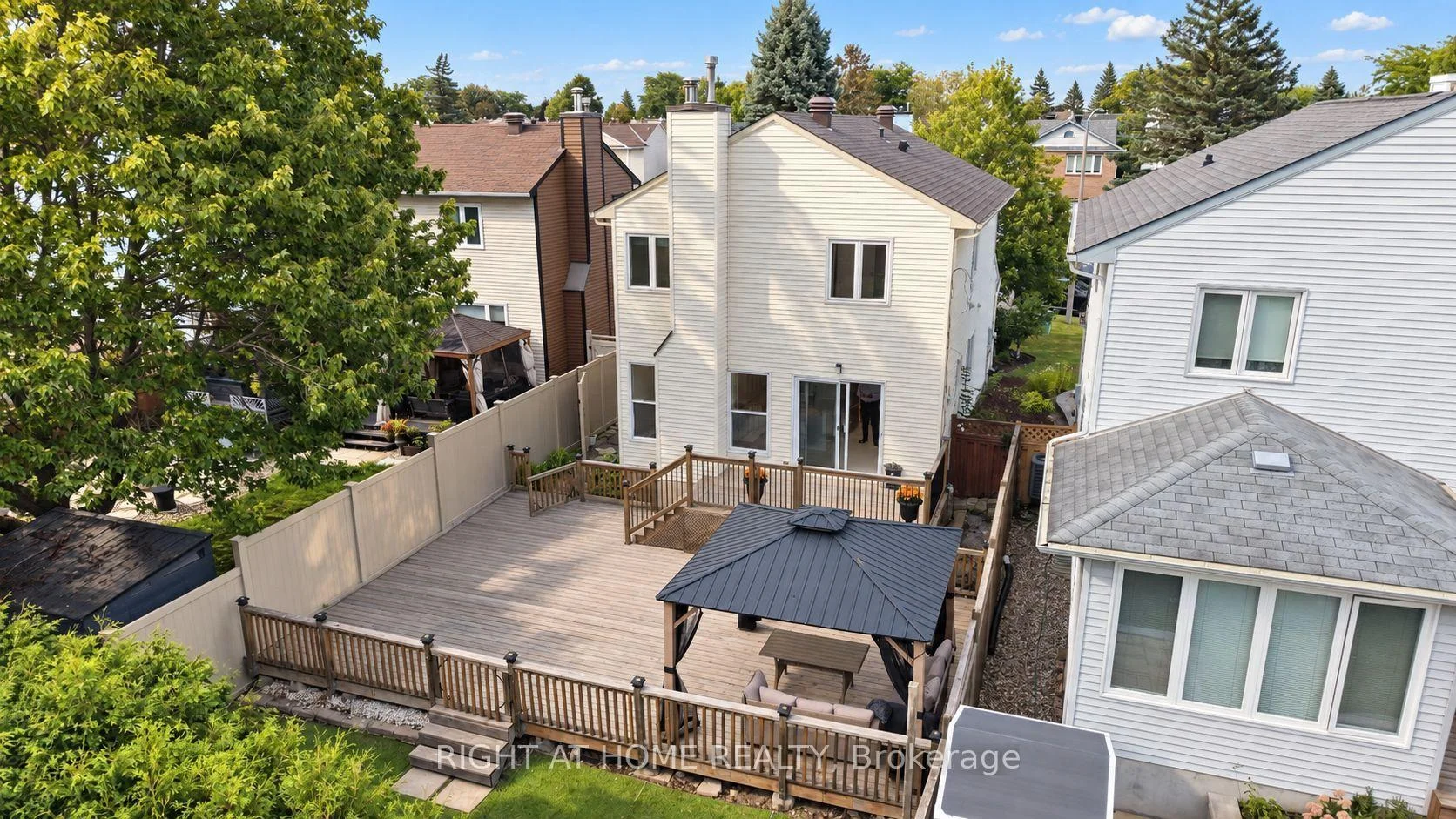Photo 62 of 672 Farmbrook Crescent, Ottawa, Fallingbrook/Ridgemount — HOMEH