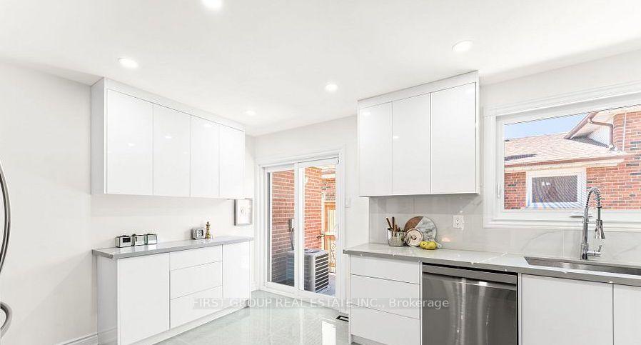 Photo 11 of Unit Main, 3193 Cawthra Road, Mississauga, Applewood — HOMEH