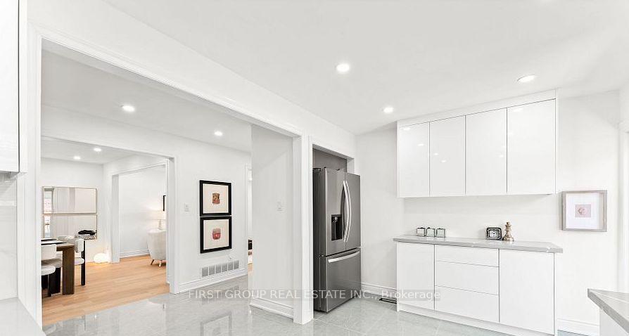 Photo 14 of Unit Main, 3193 Cawthra Road, Mississauga, Applewood — HOMEH