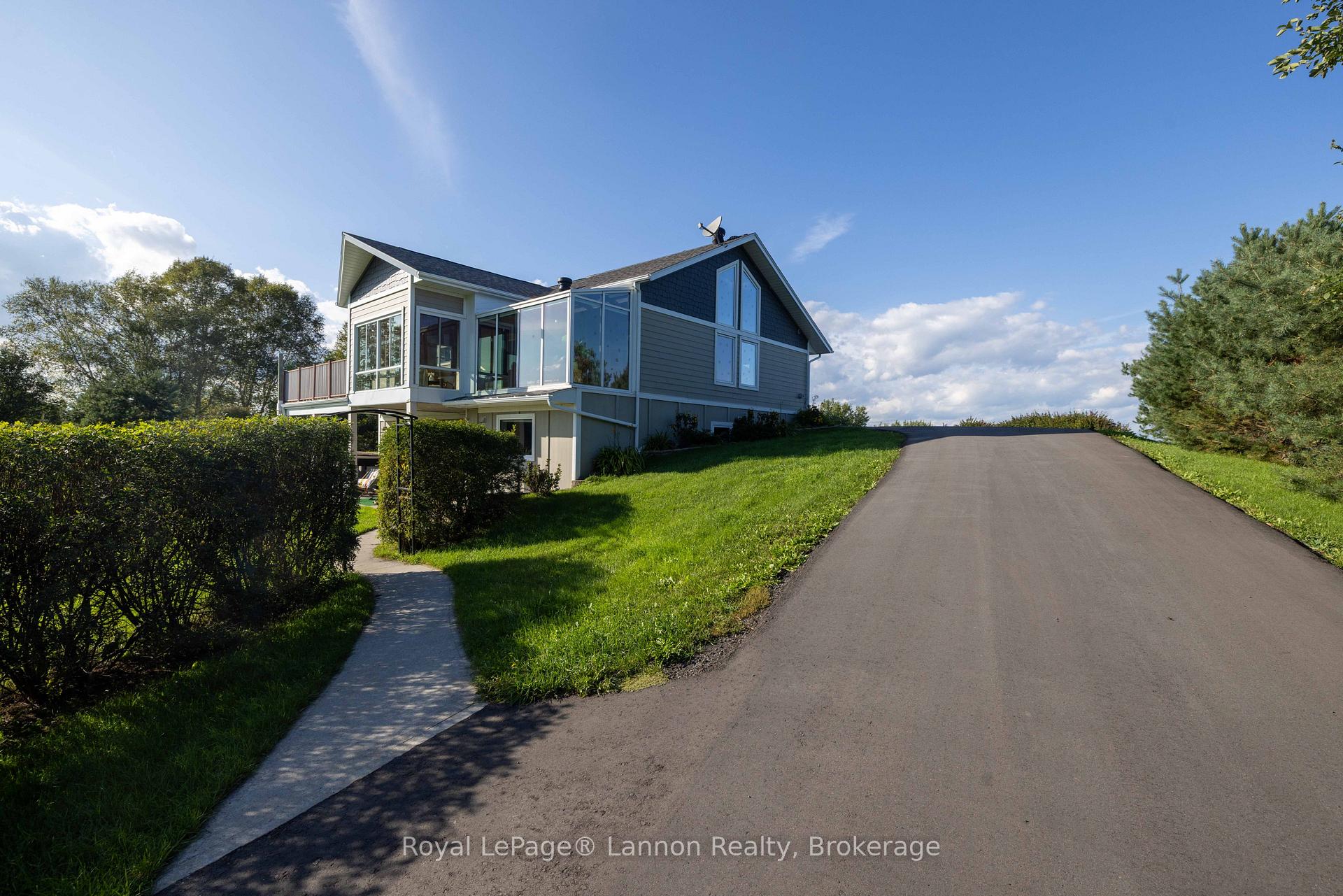 Photo 4 of 401 Barrie Drive, Oliver Paipoonge, Kakabeka Falls — HOMEH