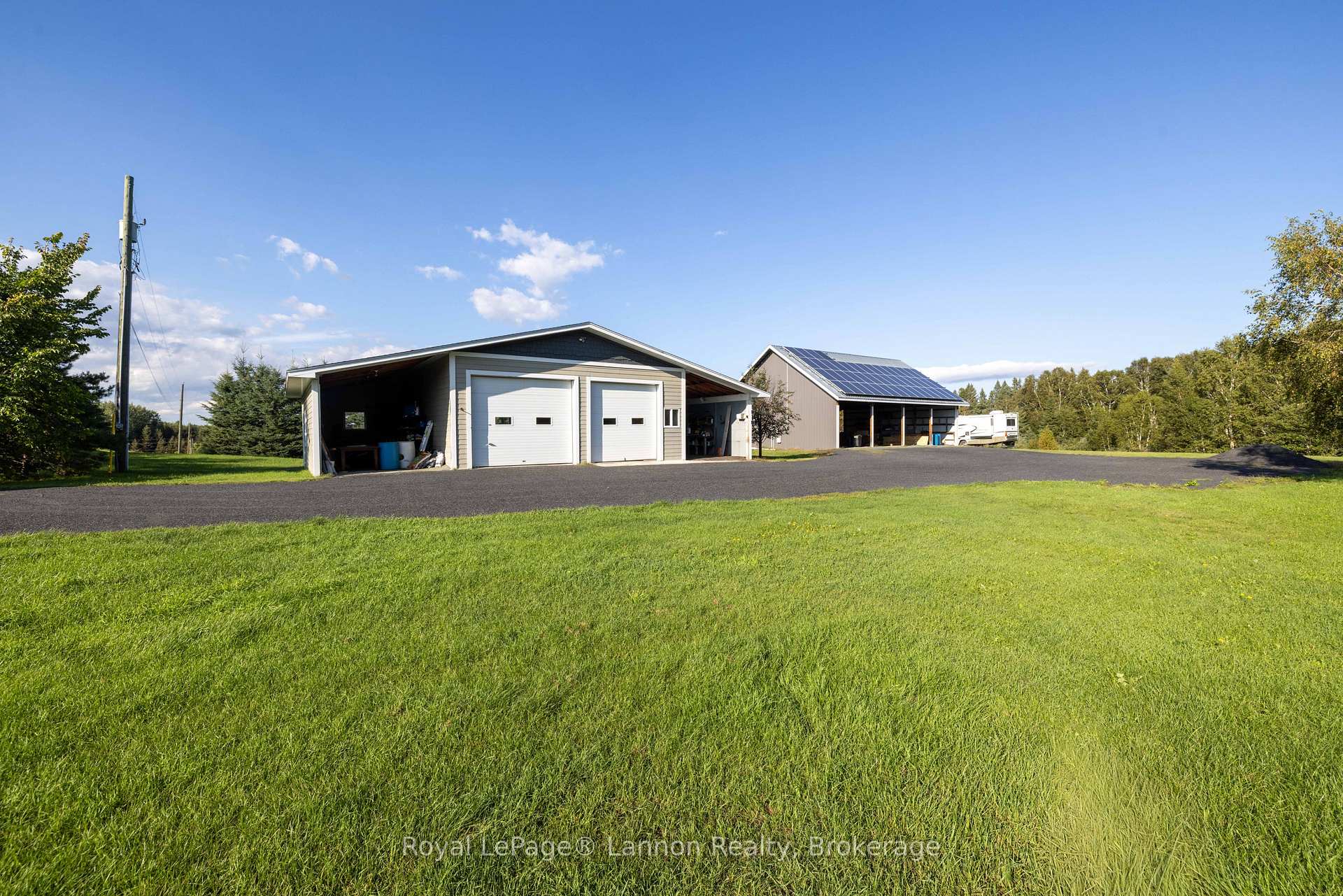 Photo 8 of 401 Barrie Drive, Oliver Paipoonge, Kakabeka Falls — HOMEH