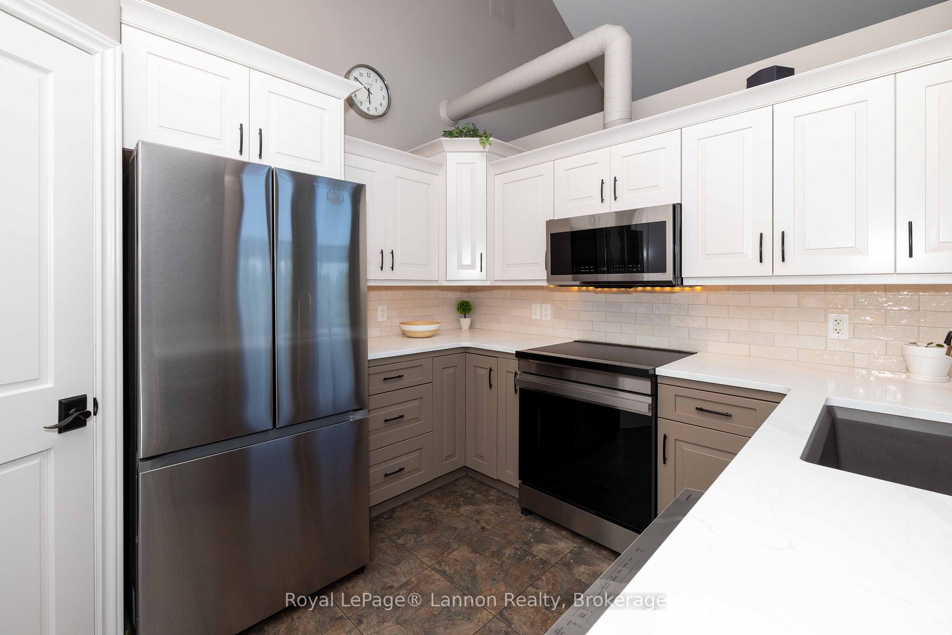 Photo 39 of 401 Barrie Drive, Oliver Paipoonge, Kakabeka Falls — HOMEH