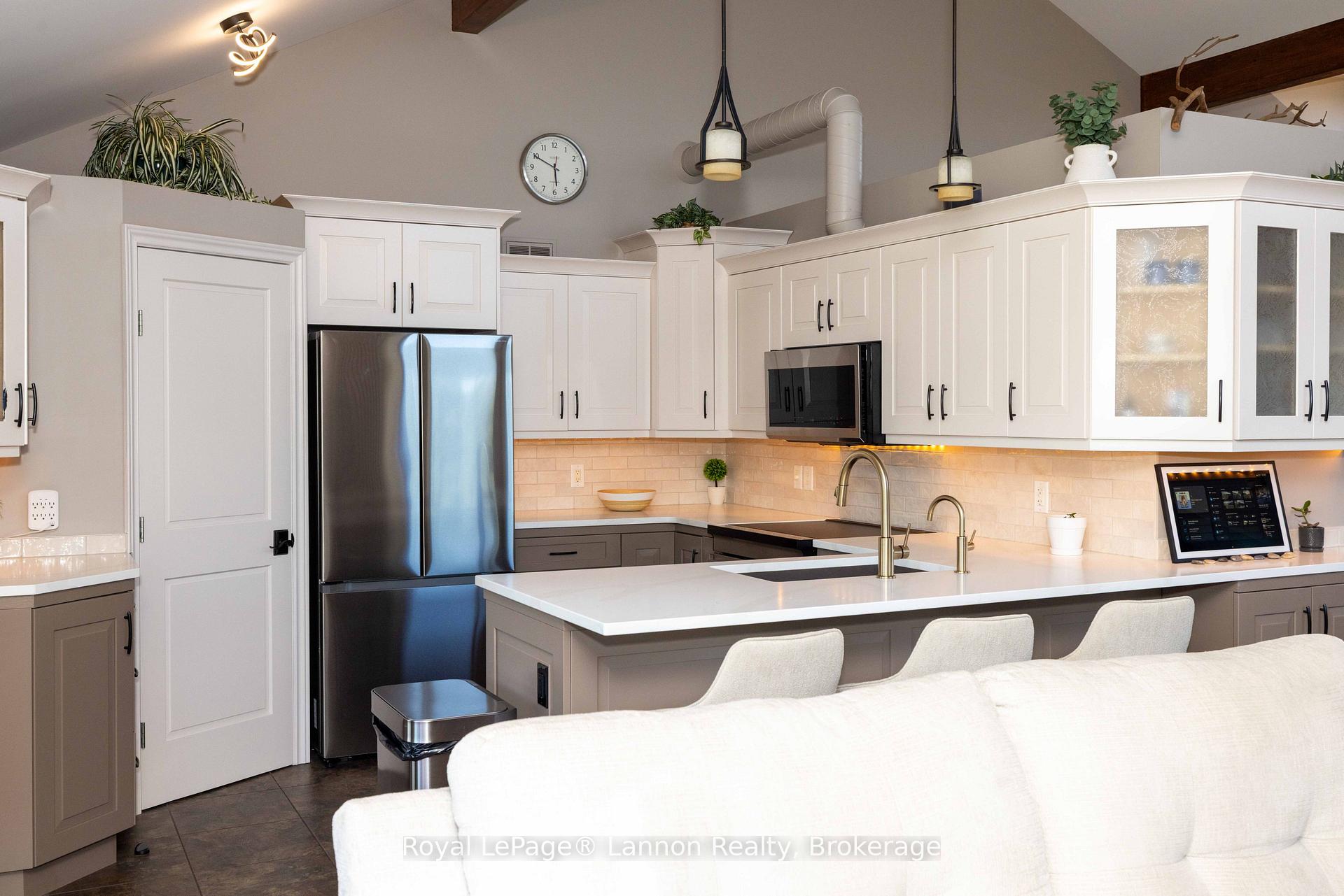 Photo 42 of 401 Barrie Drive, Oliver Paipoonge, Kakabeka Falls — HOMEH