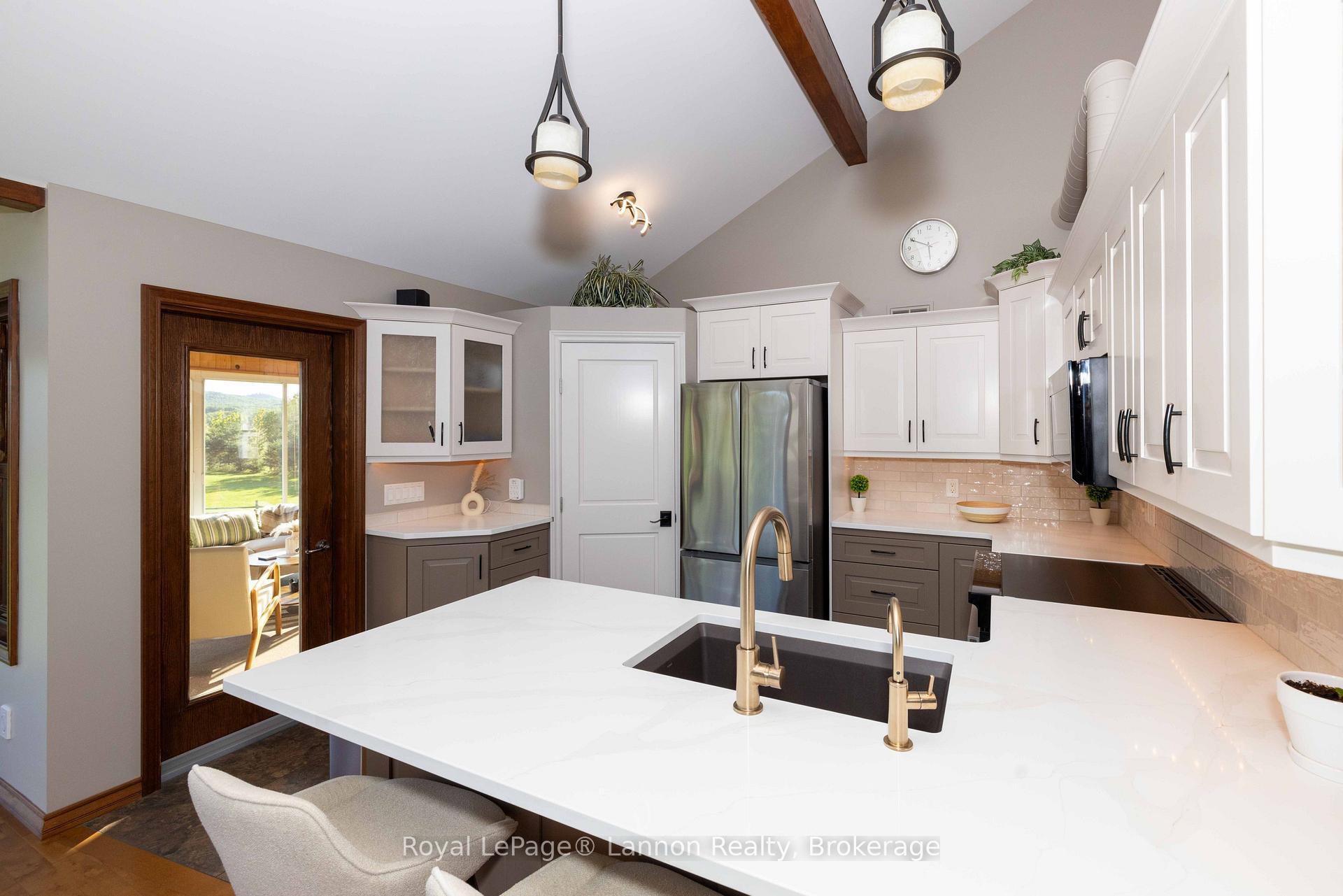 Photo 45 of 401 Barrie Drive, Oliver Paipoonge, Kakabeka Falls — HOMEH