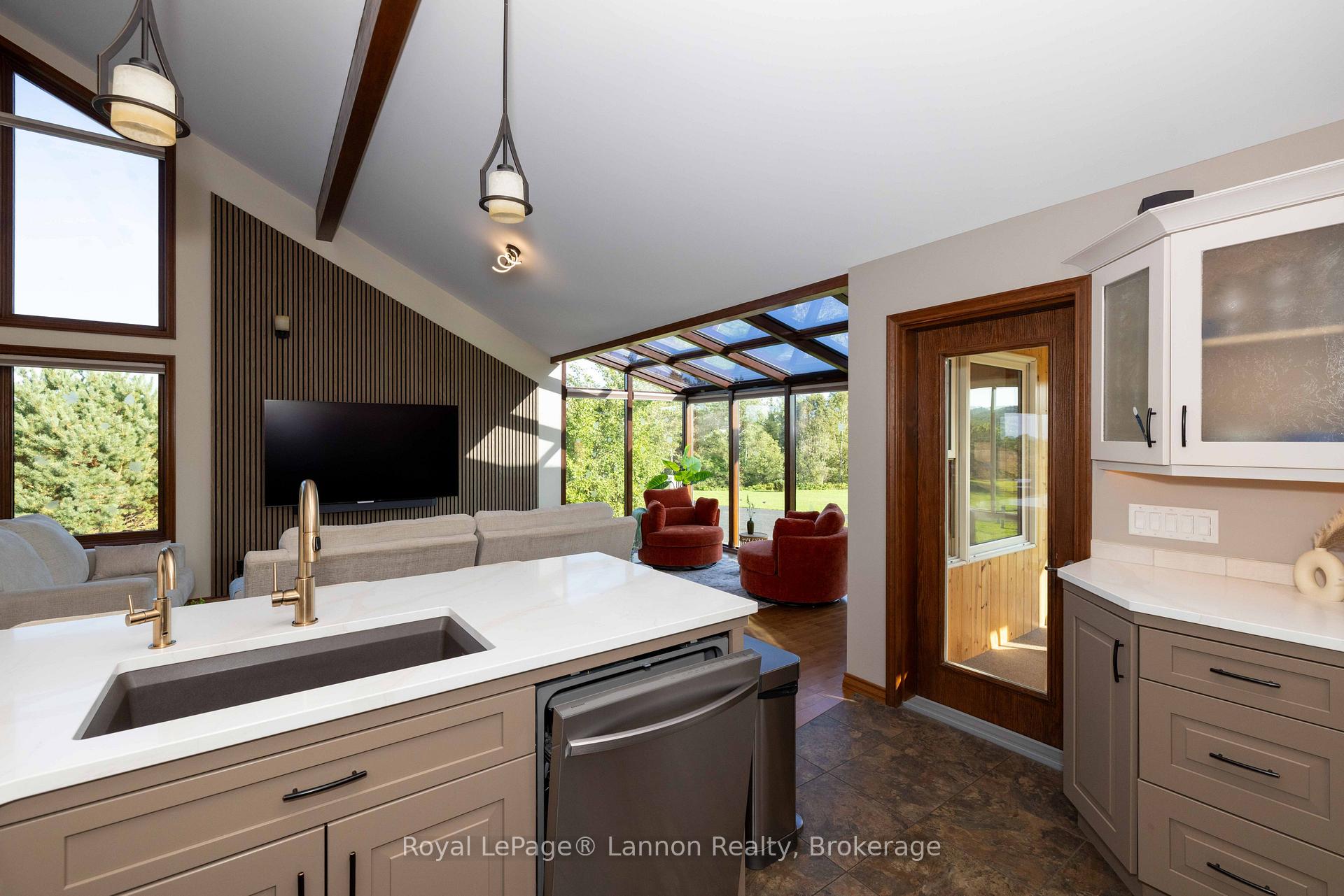 Photo 46 of 401 Barrie Drive, Oliver Paipoonge, Kakabeka Falls — HOMEH
