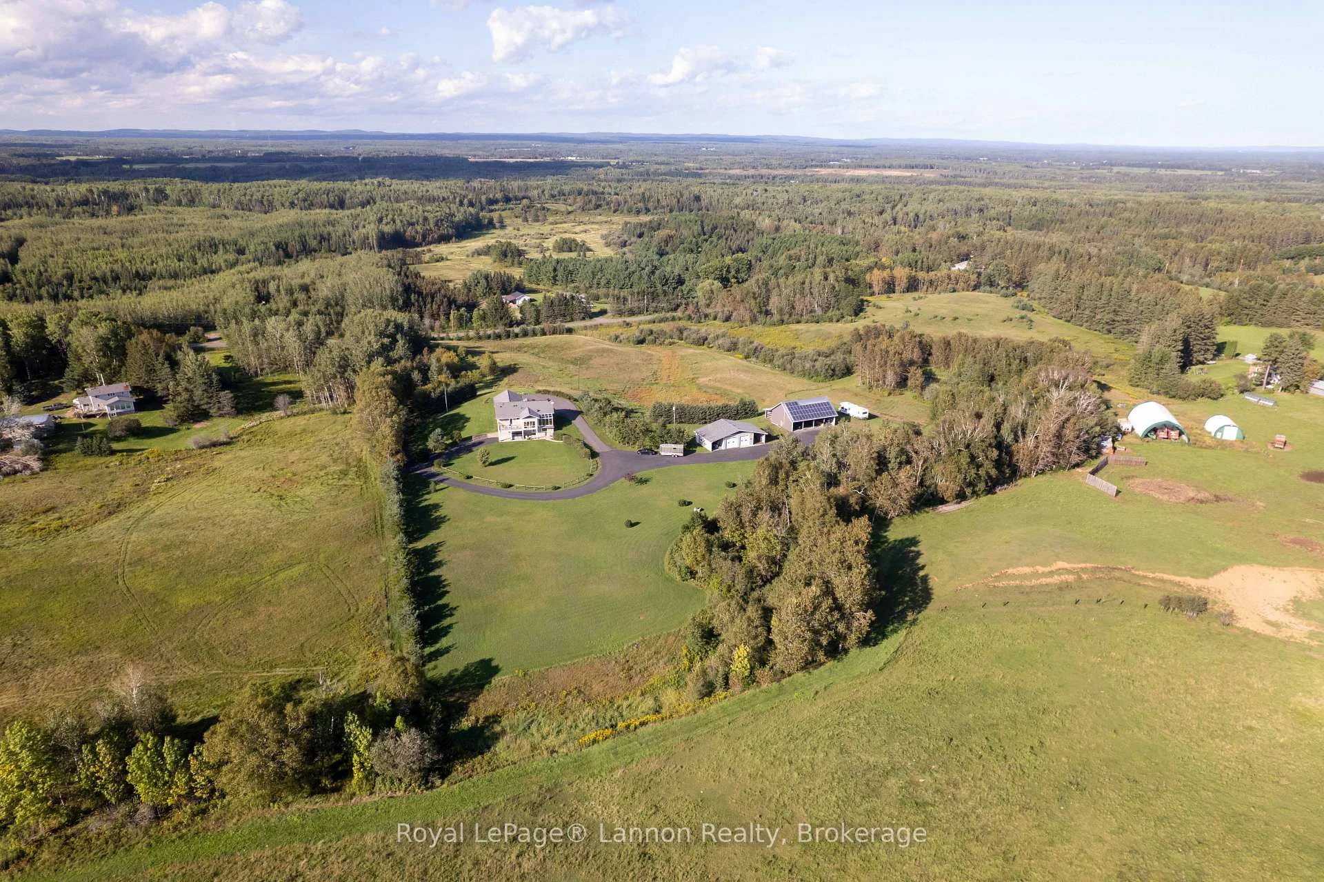 Photo 23 of 401 Barrie Drive, Oliver Paipoonge, Kakabeka Falls — HOMEH
