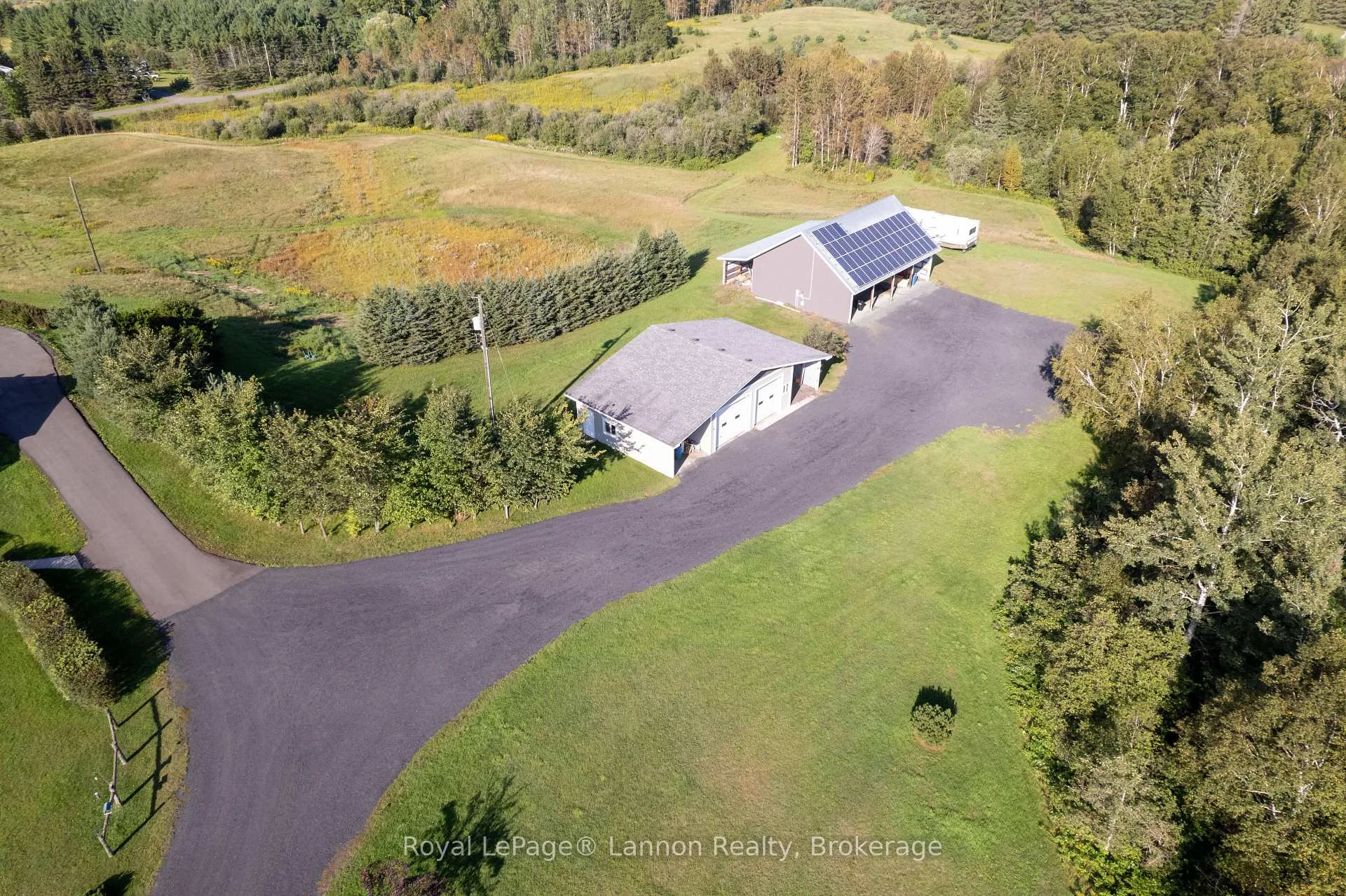 Photo 35 of 401 Barrie Drive, Oliver Paipoonge, Kakabeka Falls — HOMEH