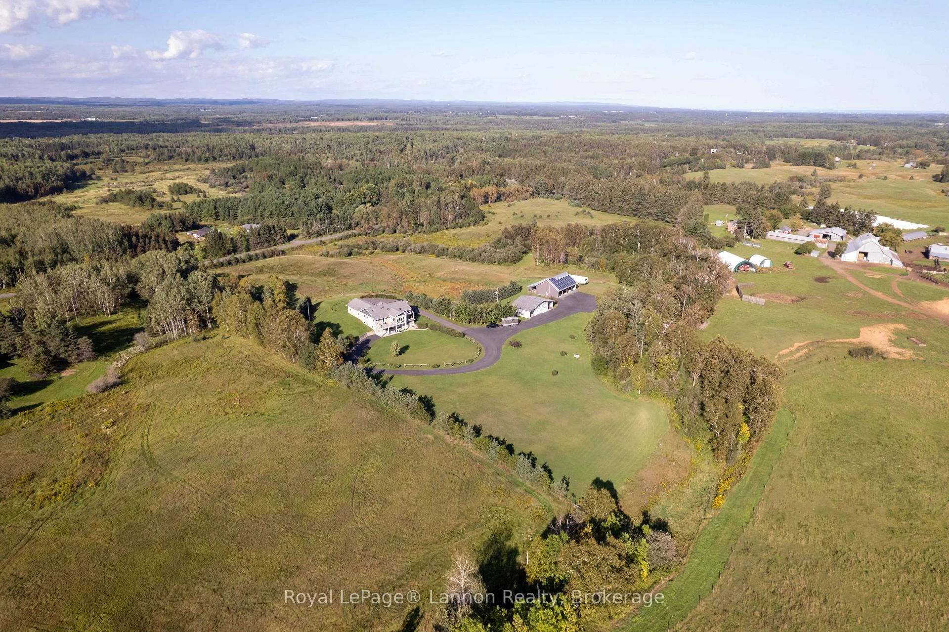 Photo 37 of 401 Barrie Drive, Oliver Paipoonge, Kakabeka Falls — HOMEH