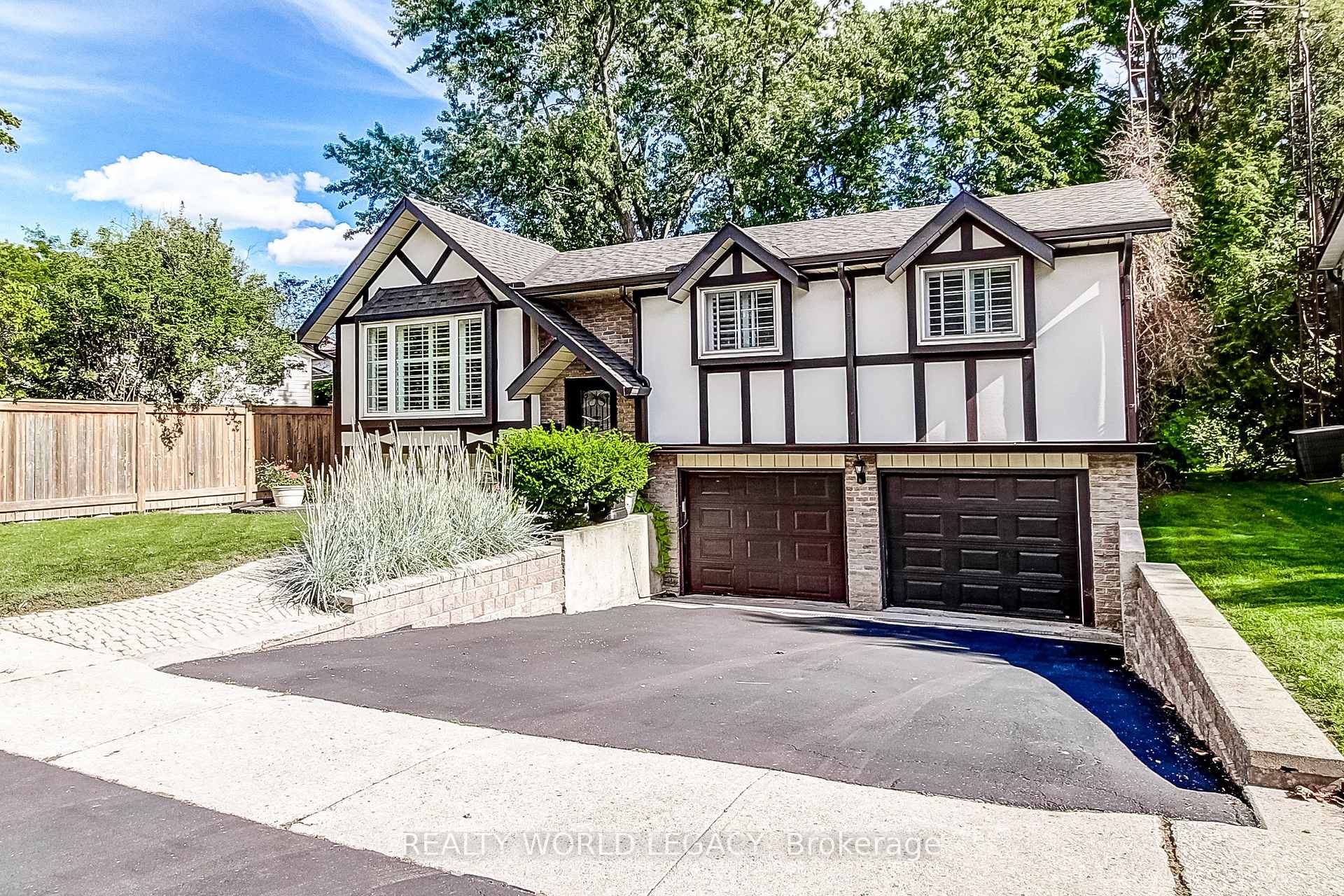 Photo 3 of 2426 Lambeth Avenue, Burlington, Mountainside — HOMEH
