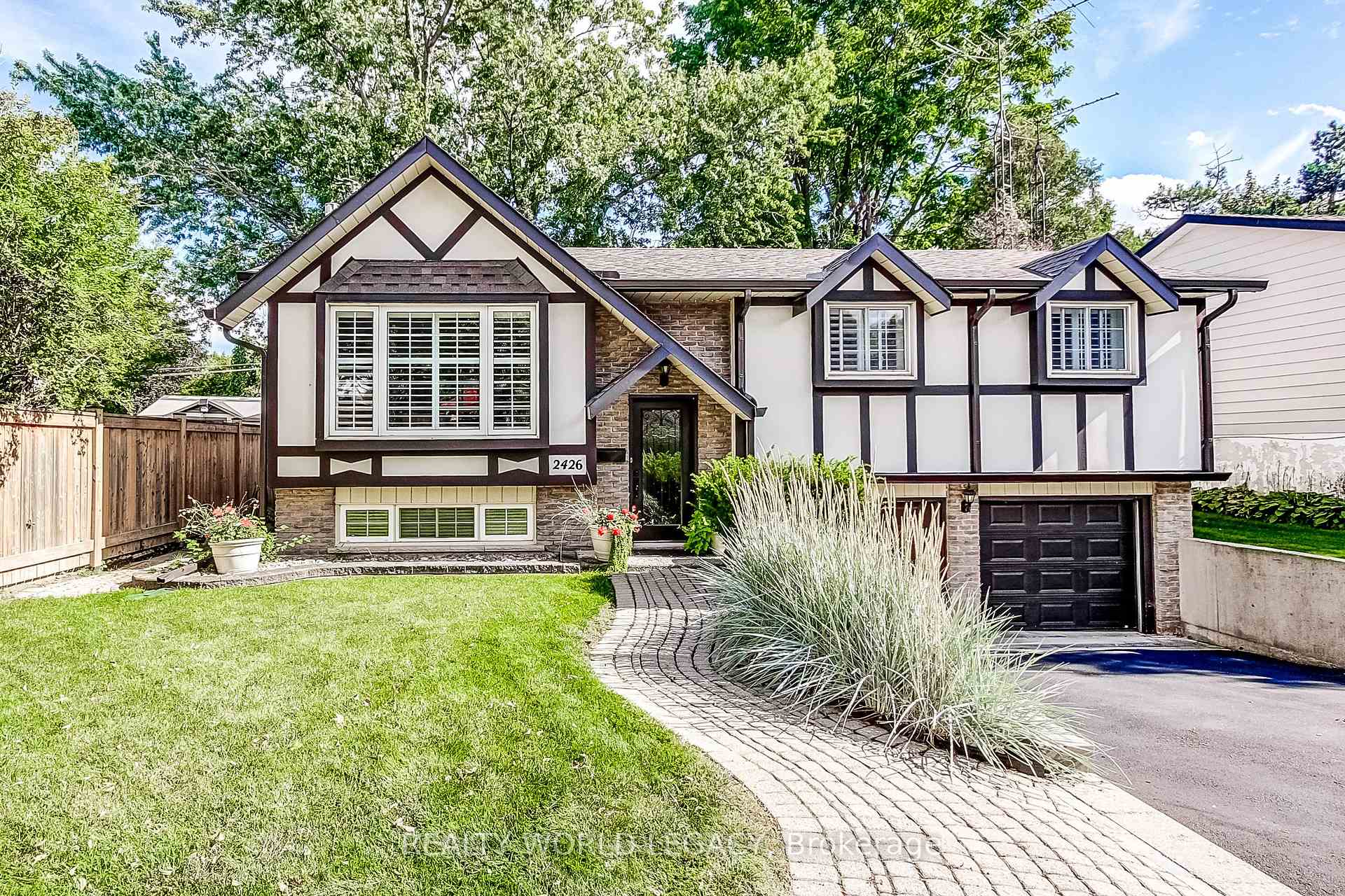 Photo 4 of 2426 Lambeth Avenue, Burlington, Mountainside — HOMEH