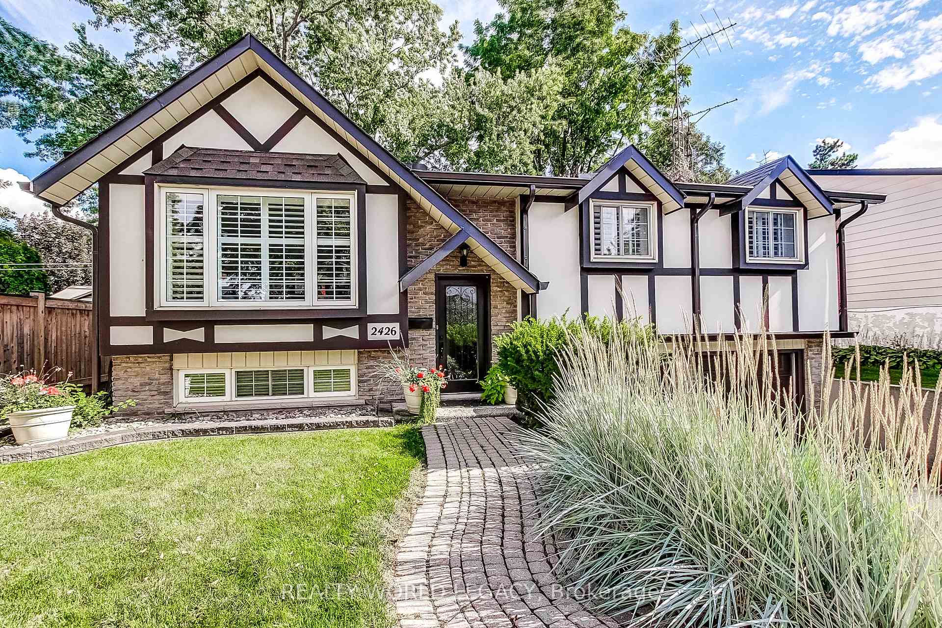 Photo 5 of 2426 Lambeth Avenue, Burlington, Mountainside — HOMEH