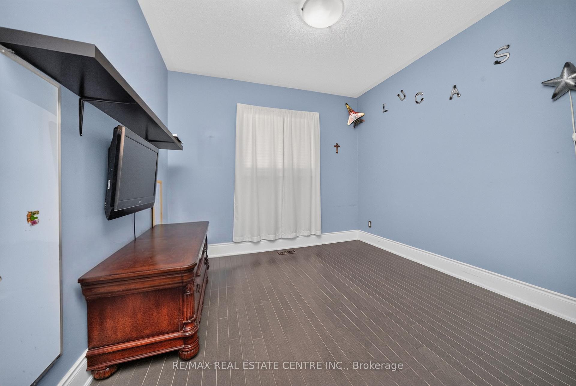 Photo 15 of 3 Twin Willow Crescent, Brampton, Snelgrove — HOMEH