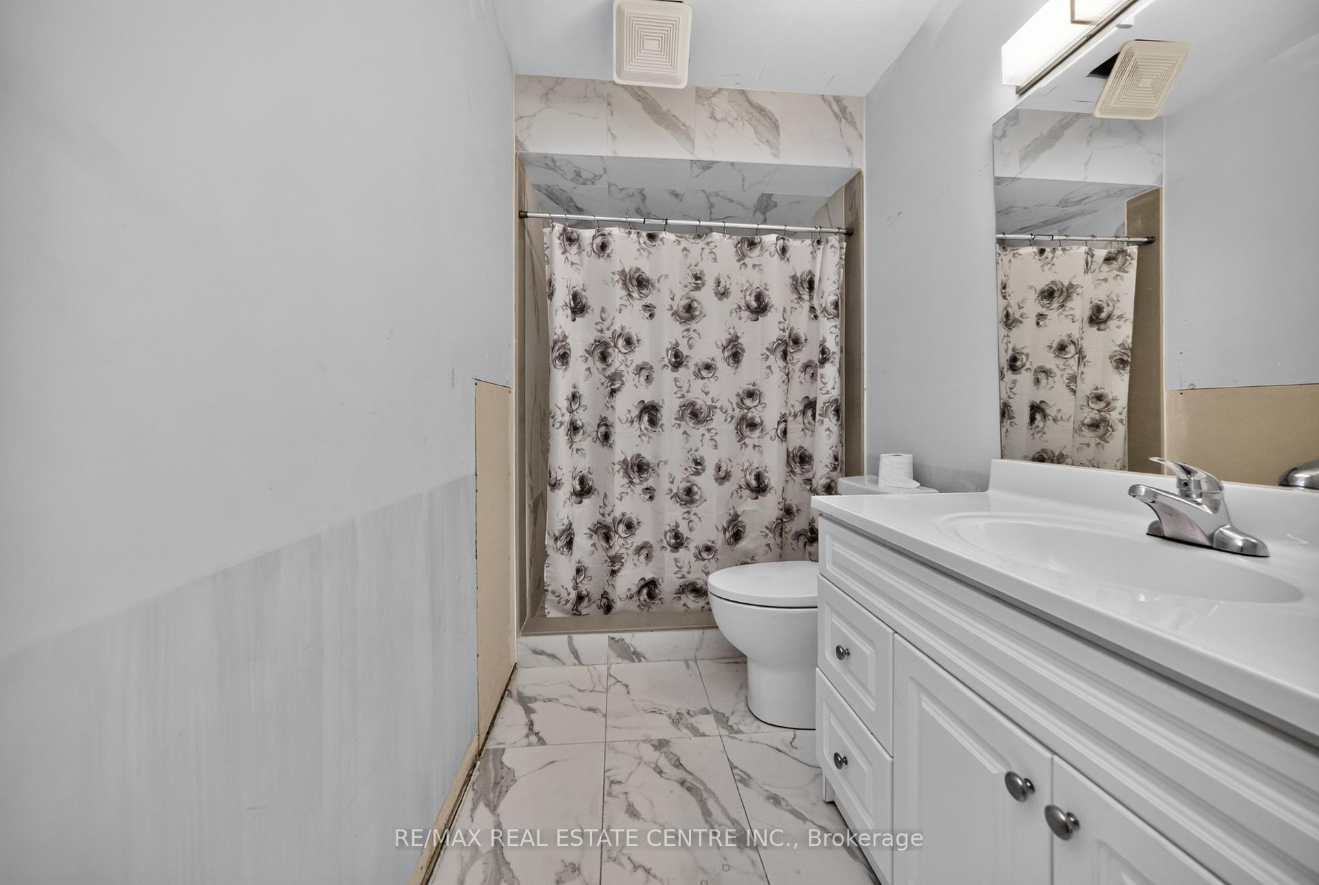 Photo 27 of 3 Twin Willow Crescent, Brampton, Snelgrove — HOMEH