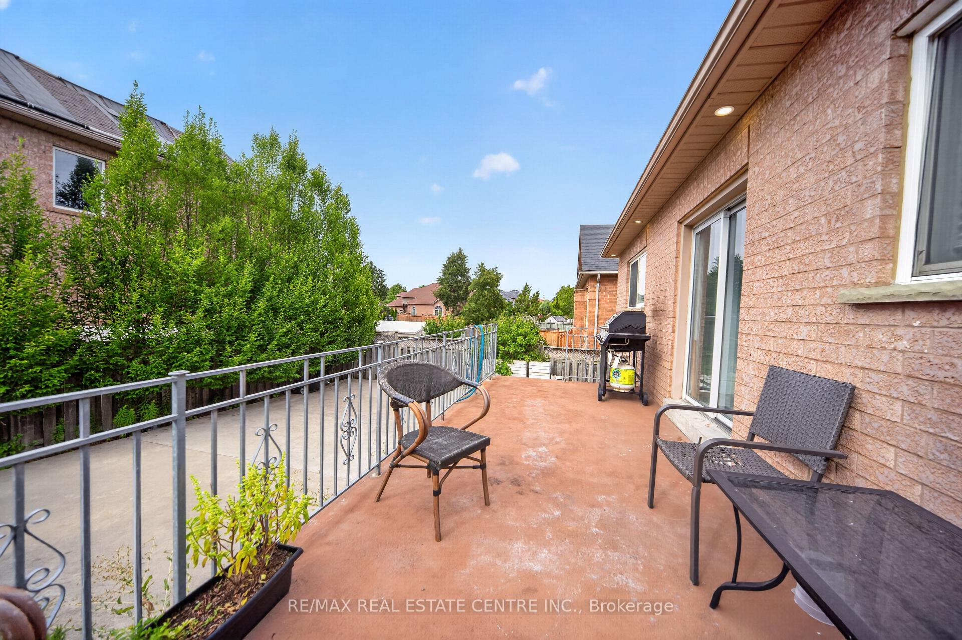 Photo 29 of 3 Twin Willow Crescent, Brampton, Snelgrove — HOMEH