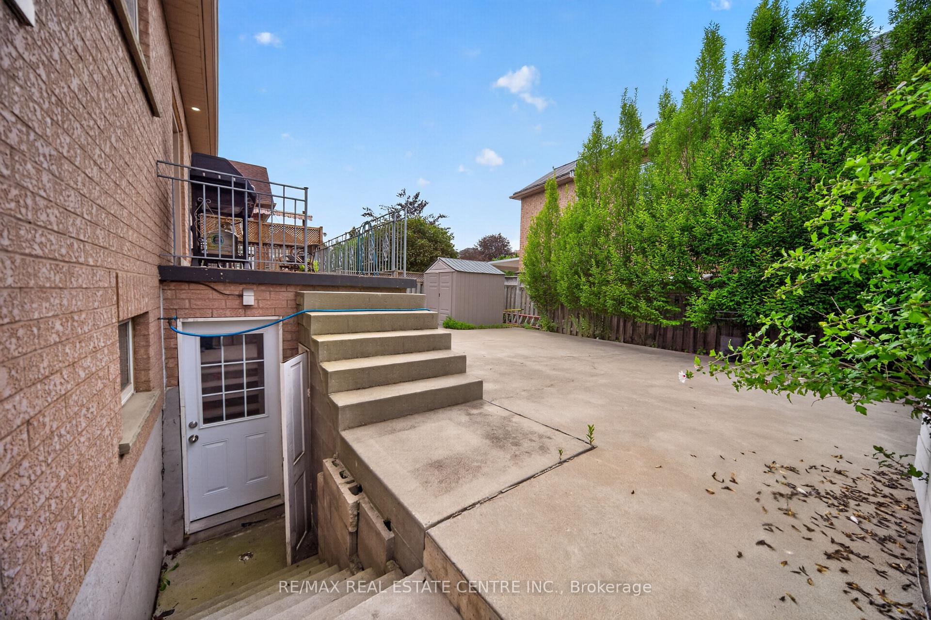 Photo 30 of 3 Twin Willow Crescent, Brampton, Snelgrove — HOMEH