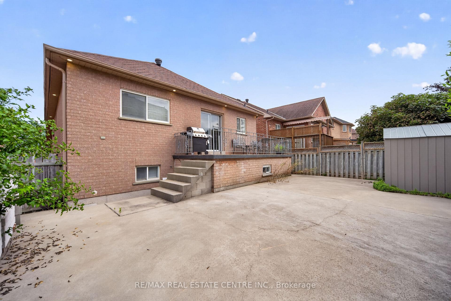 Photo 31 of 3 Twin Willow Crescent, Brampton, Snelgrove — HOMEH