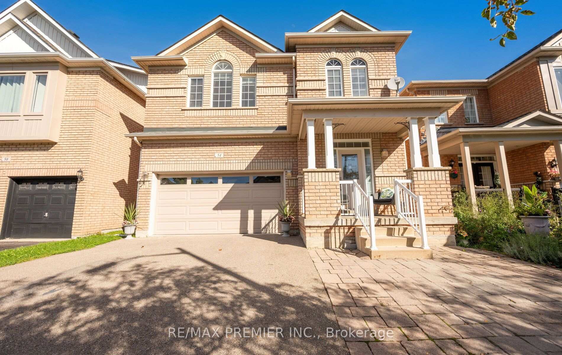 Photo 2 of 54 Blaydon Lane, Aurora, Bayview Wellington — HOMEH