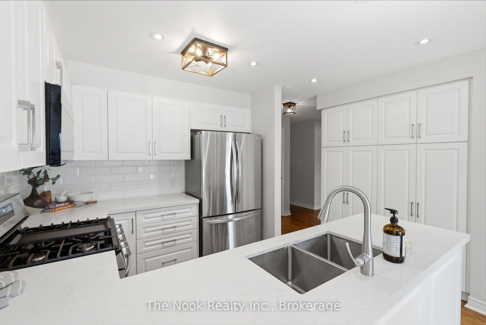 Photo 11 of 1633 Erindale Crescent, Oshawa, Samac — HOMEH