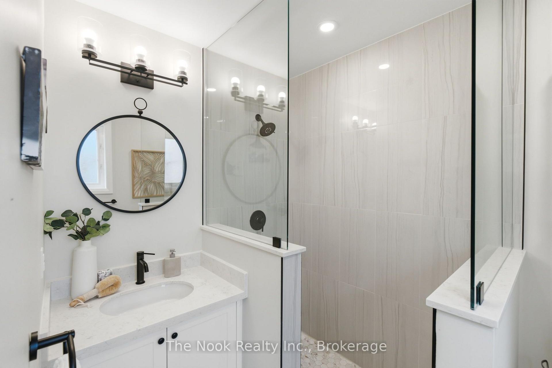 Photo 18 of 1633 Erindale Crescent, Oshawa, Samac — HOMEH