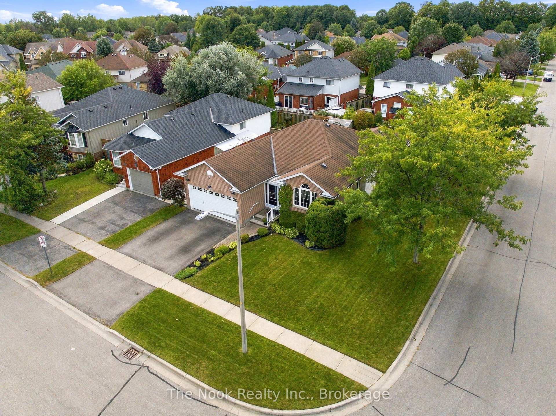 Photo 38 of 1633 Erindale Crescent, Oshawa, Samac — HOMEH