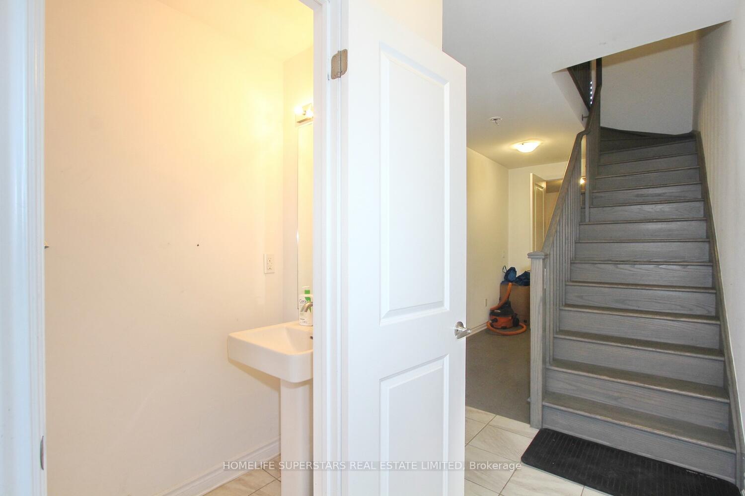 Photo 4 of 72 Wascana Road, Vaughan, Elder Mills — HOMEH