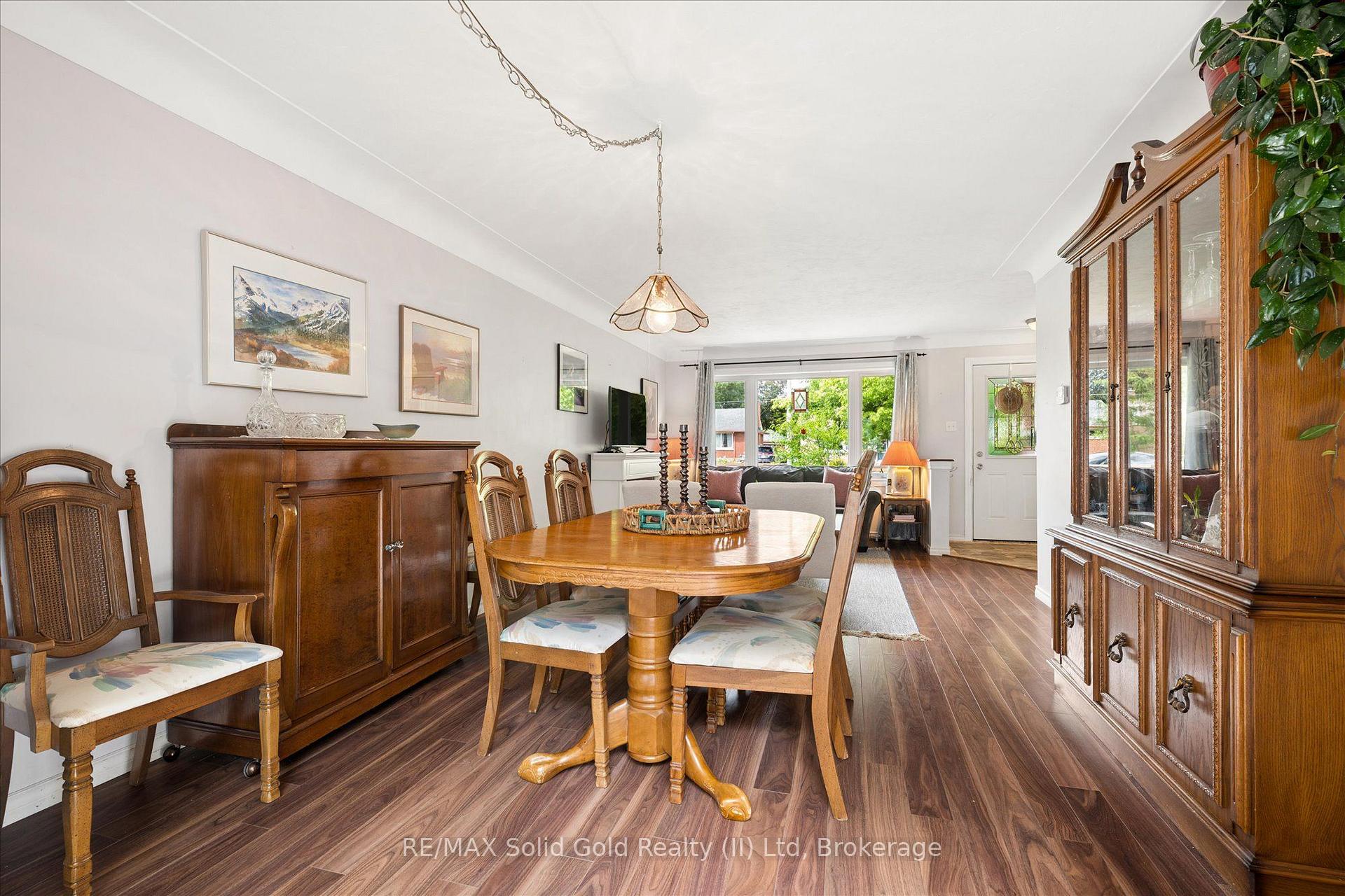 Photo 10 of 35 Edinburgh Road, Kitchener, Heritage Park/Rosemount — HOMEH