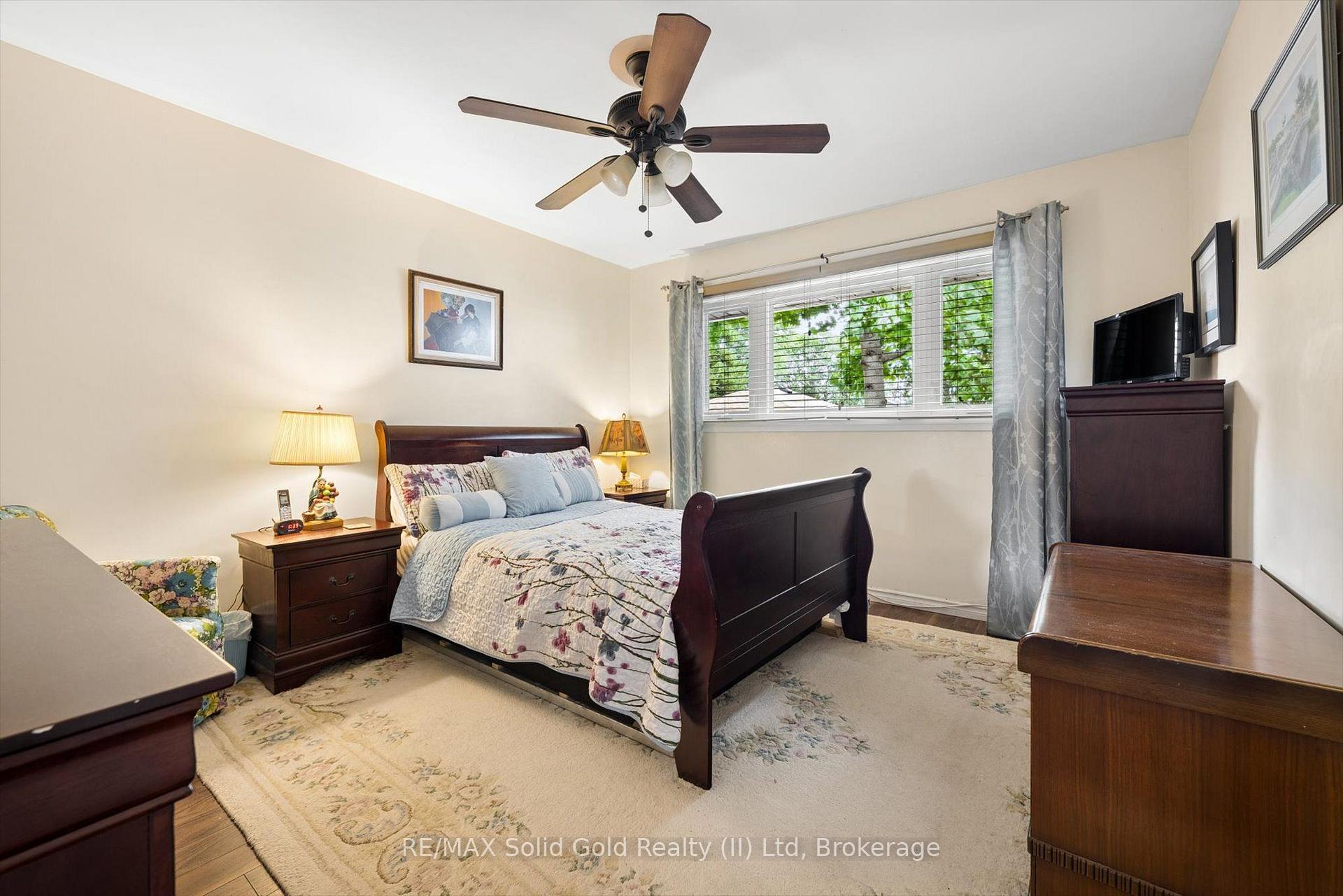 Photo 13 of 35 Edinburgh Road, Kitchener, Heritage Park/Rosemount — HOMEH