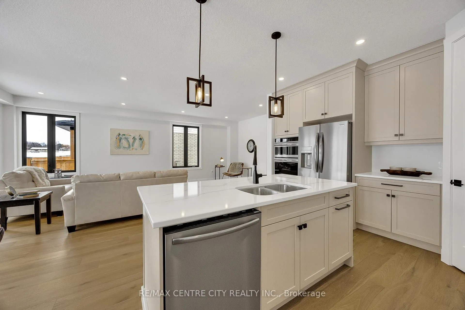 Photo 3 of 199 Foxborough Place, Thames Centre, Thorndale — HOMEH