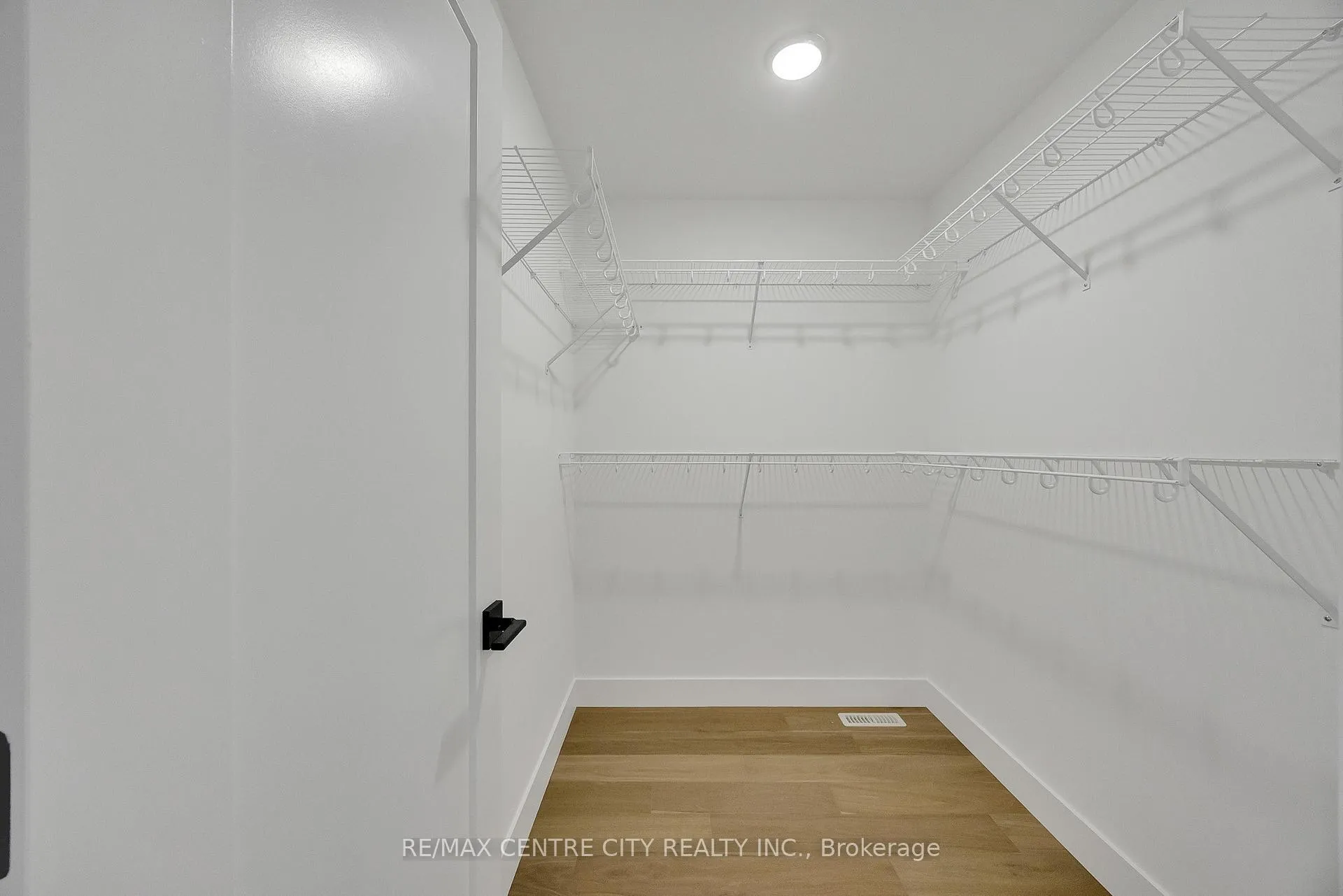 Photo 11 of 199 Foxborough Place, Thames Centre, Thorndale — HOMEH