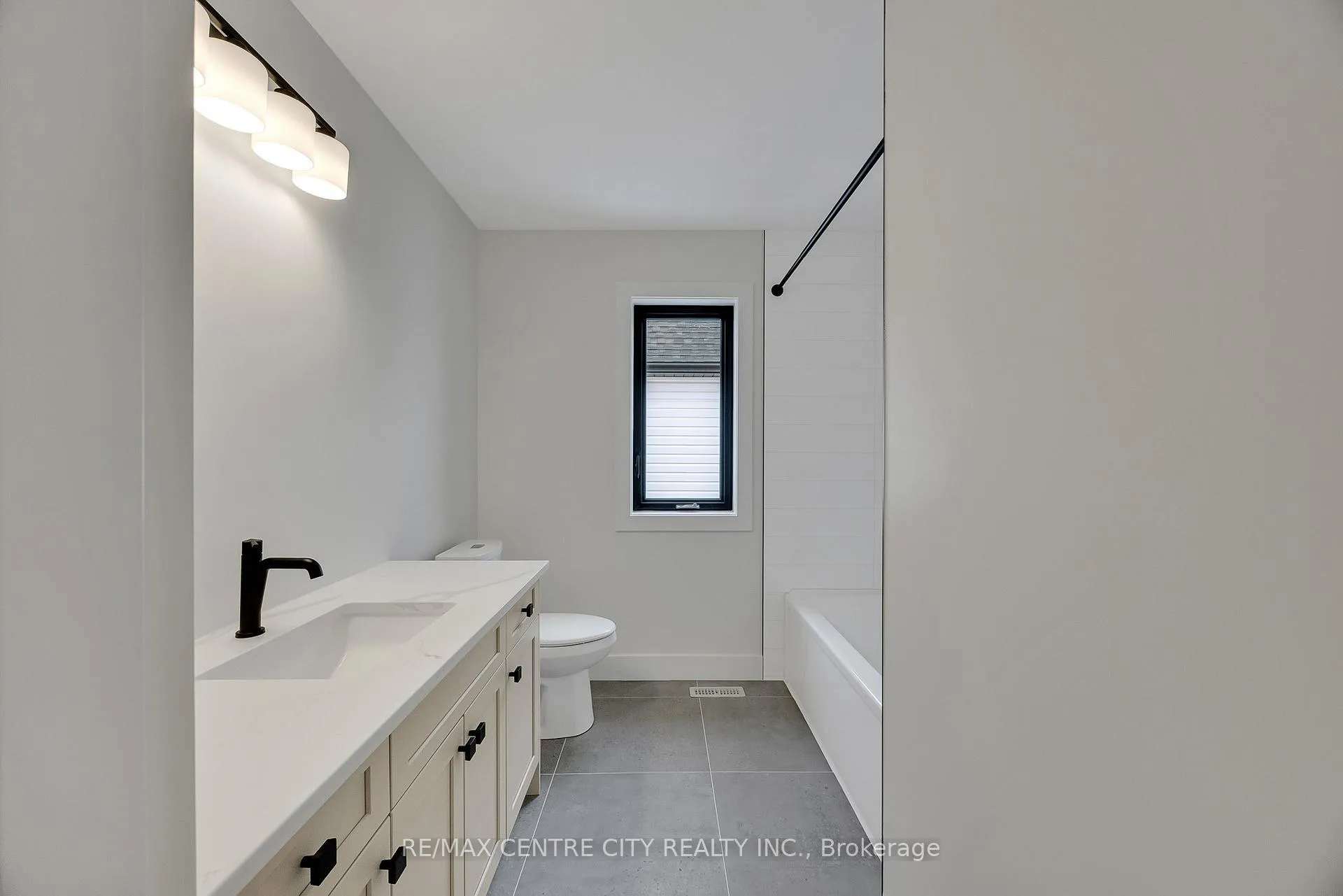 Photo 15 of 199 Foxborough Place, Thames Centre, Thorndale — HOMEH