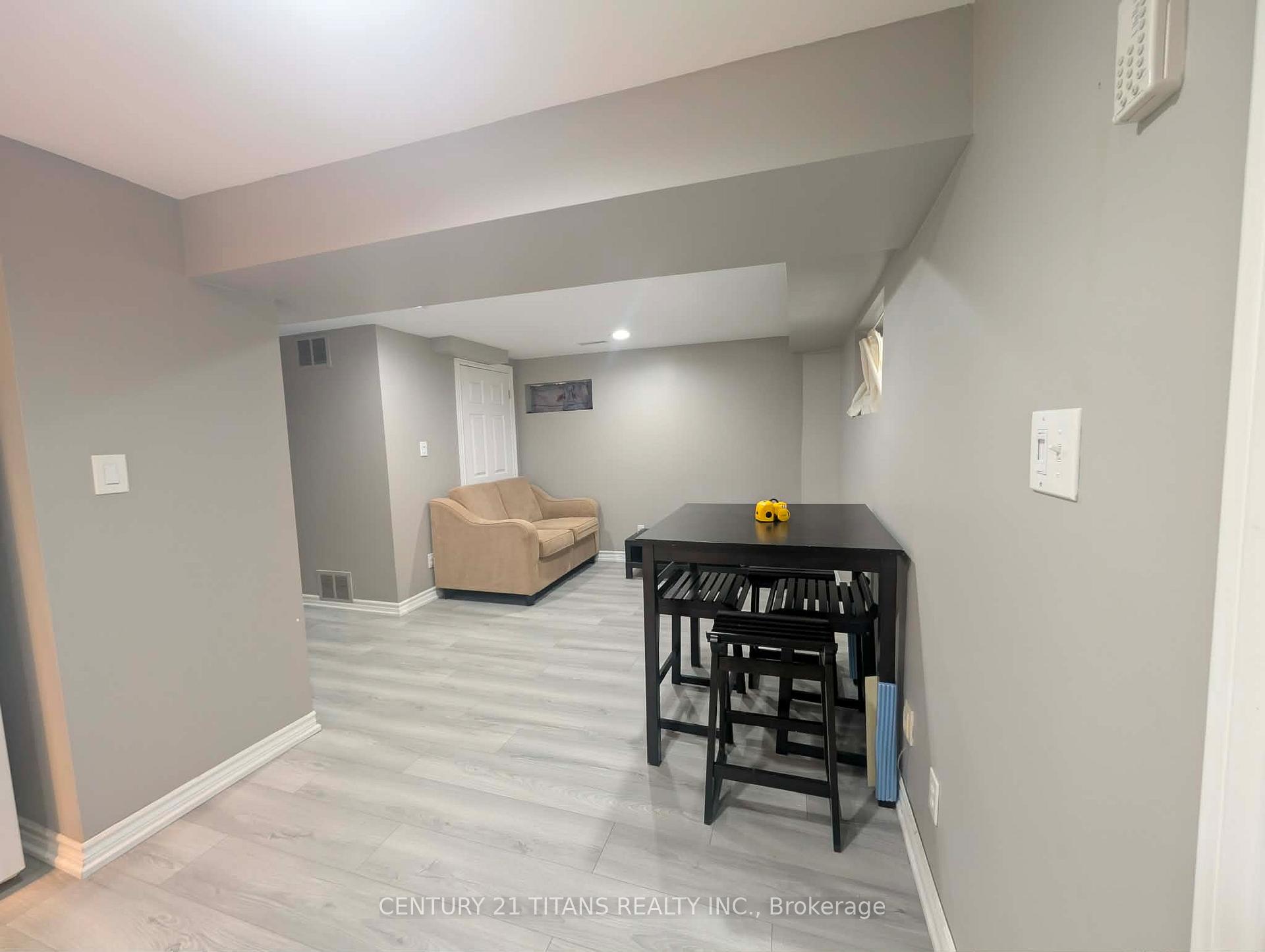 Photo 9 of 18 Frazer Road, Ajax, South West — HOMEH