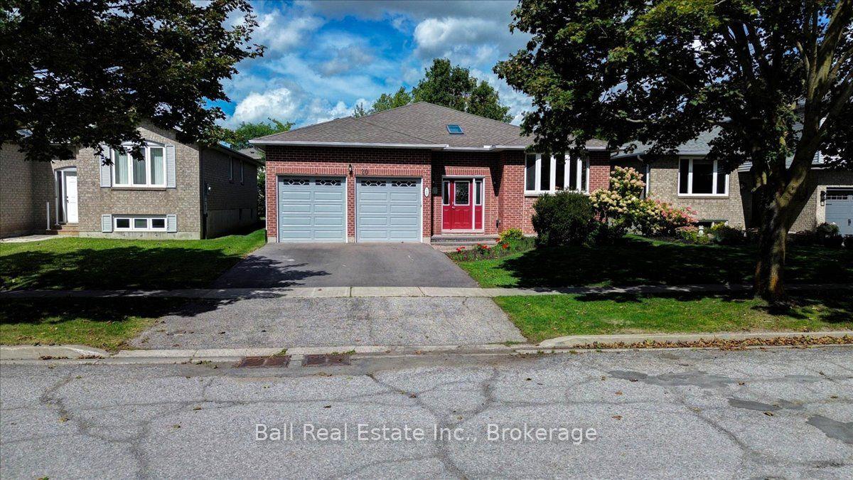 Photo 1 of 20 Lakeview Drive, Scugog, Port Perry — HOMEH