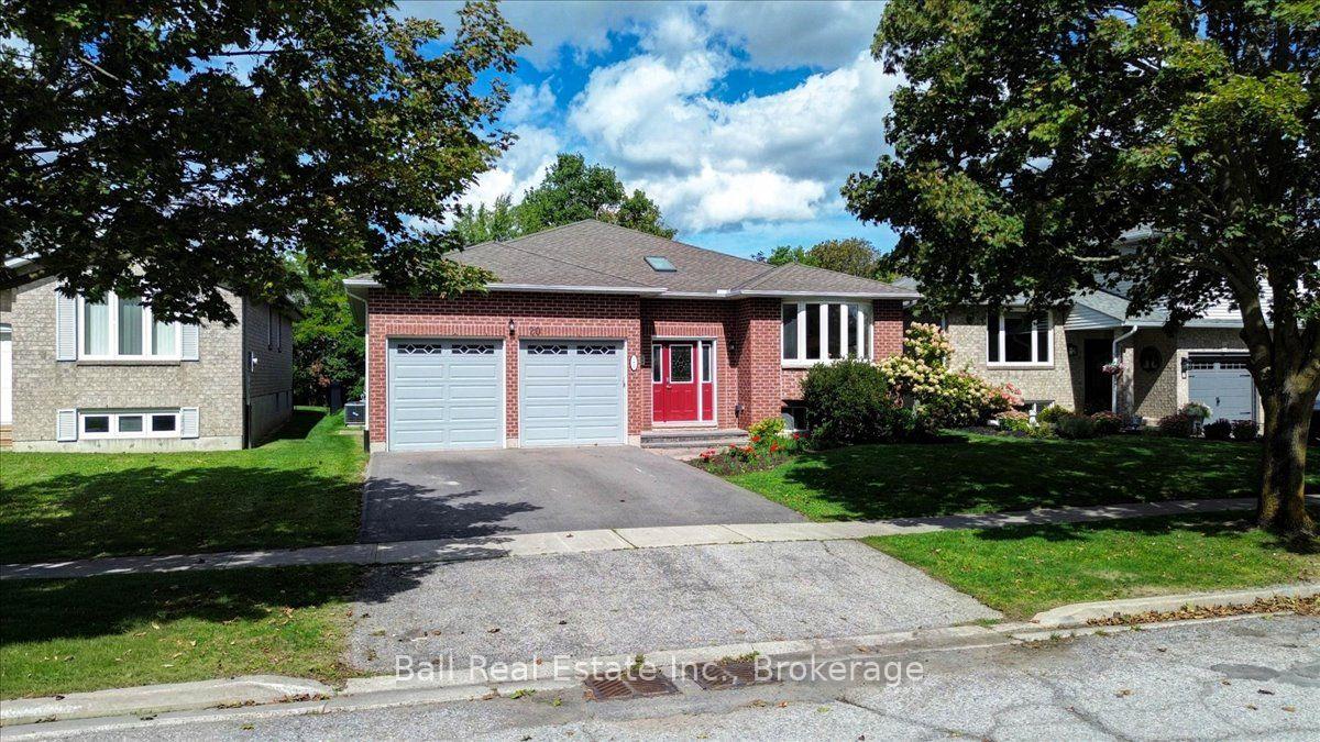 Photo 3 of 20 Lakeview Drive, Scugog, Port Perry — HOMEH