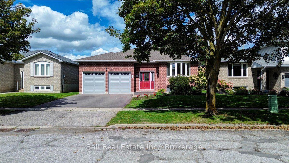 Photo 4 of 20 Lakeview Drive, Scugog, Port Perry — HOMEH