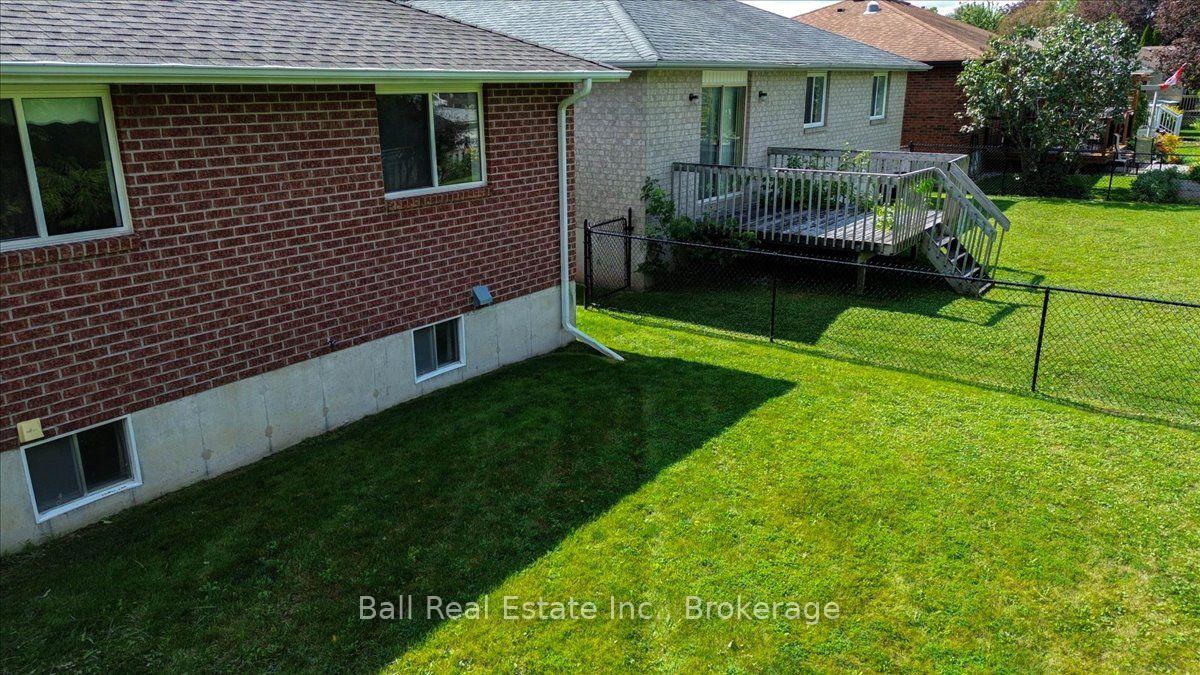 Photo 39 of 20 Lakeview Drive, Scugog, Port Perry — HOMEH