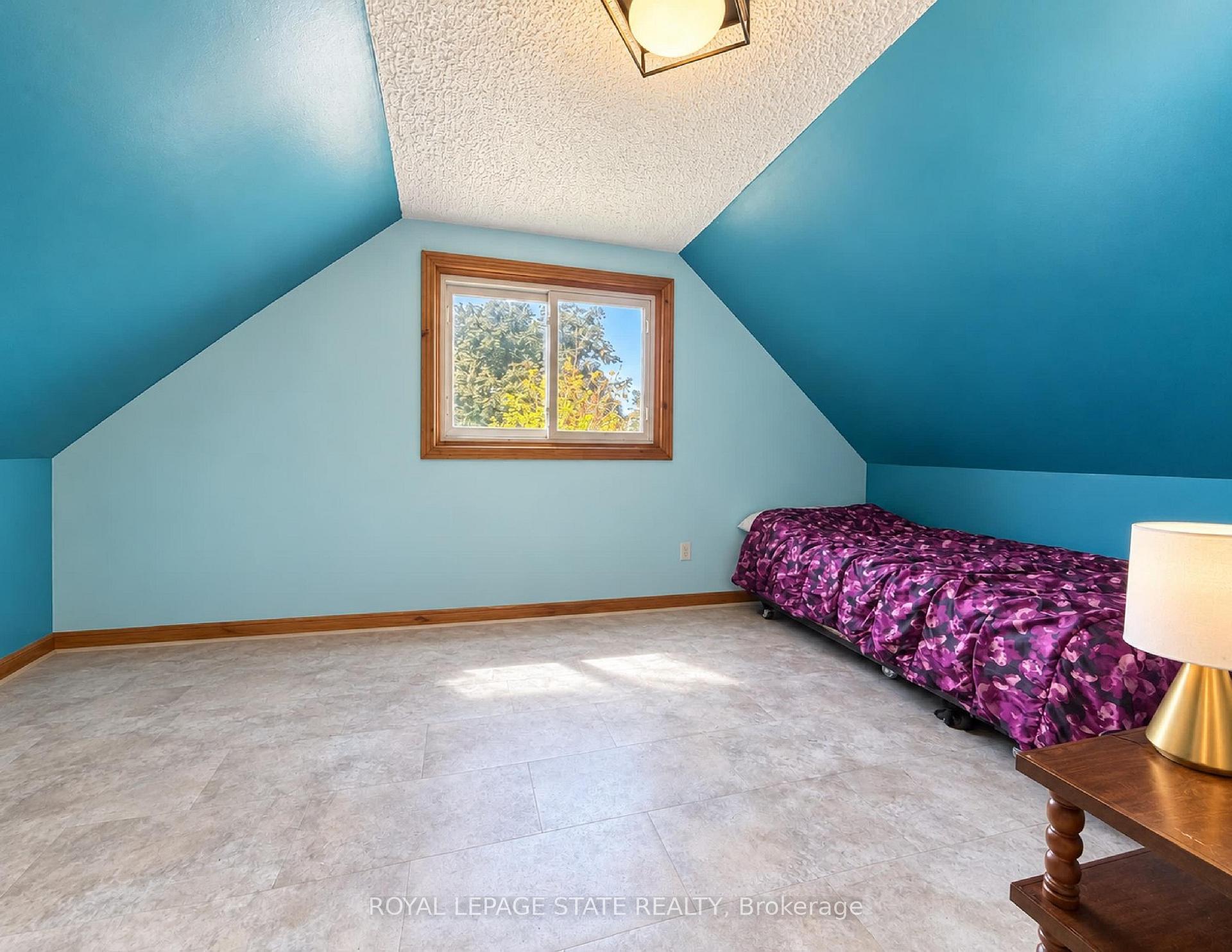 Photo 2 of 660 Burgess Avenue, Hamilton, Parkview — HOMEH