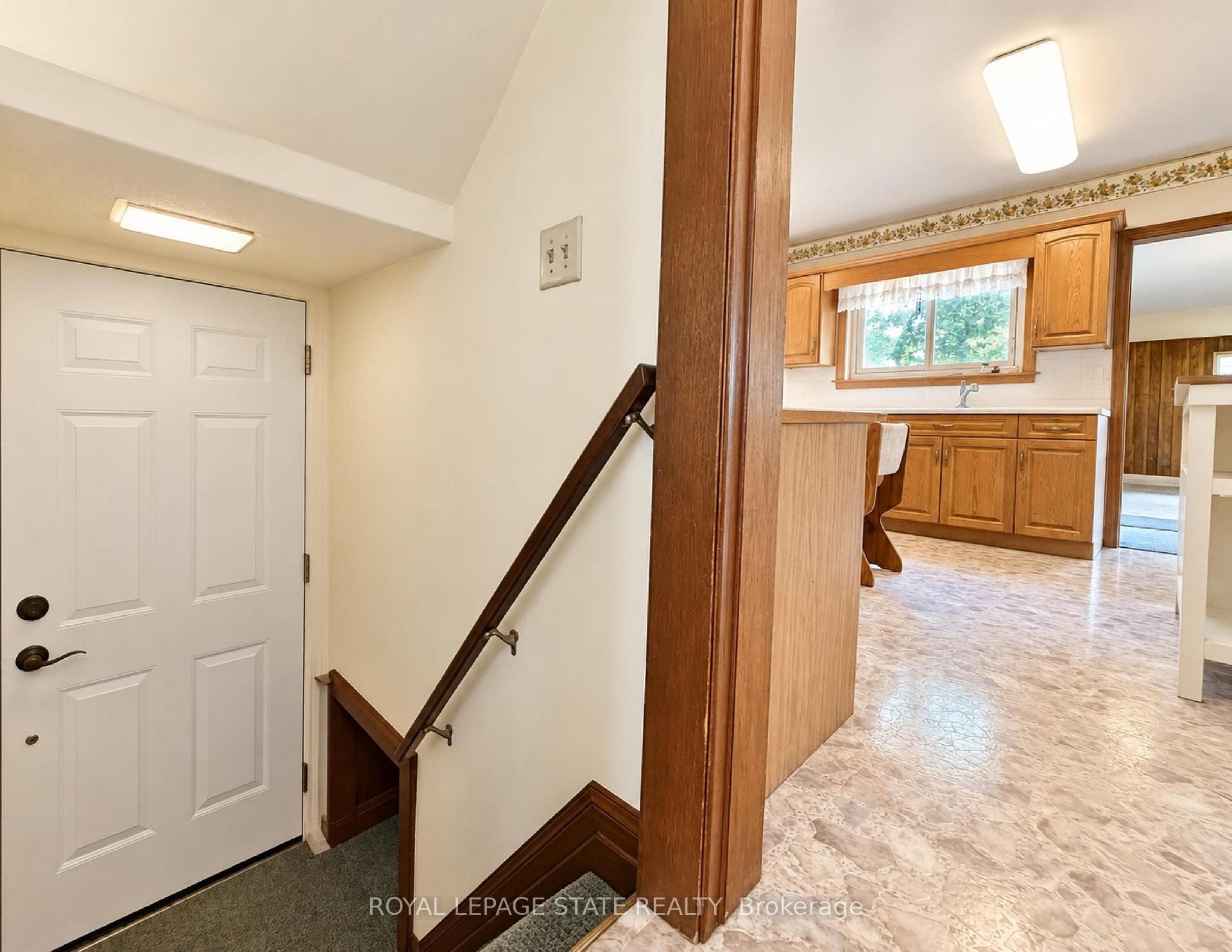 Photo 5 of 660 Burgess Avenue, Hamilton, Parkview — HOMEH