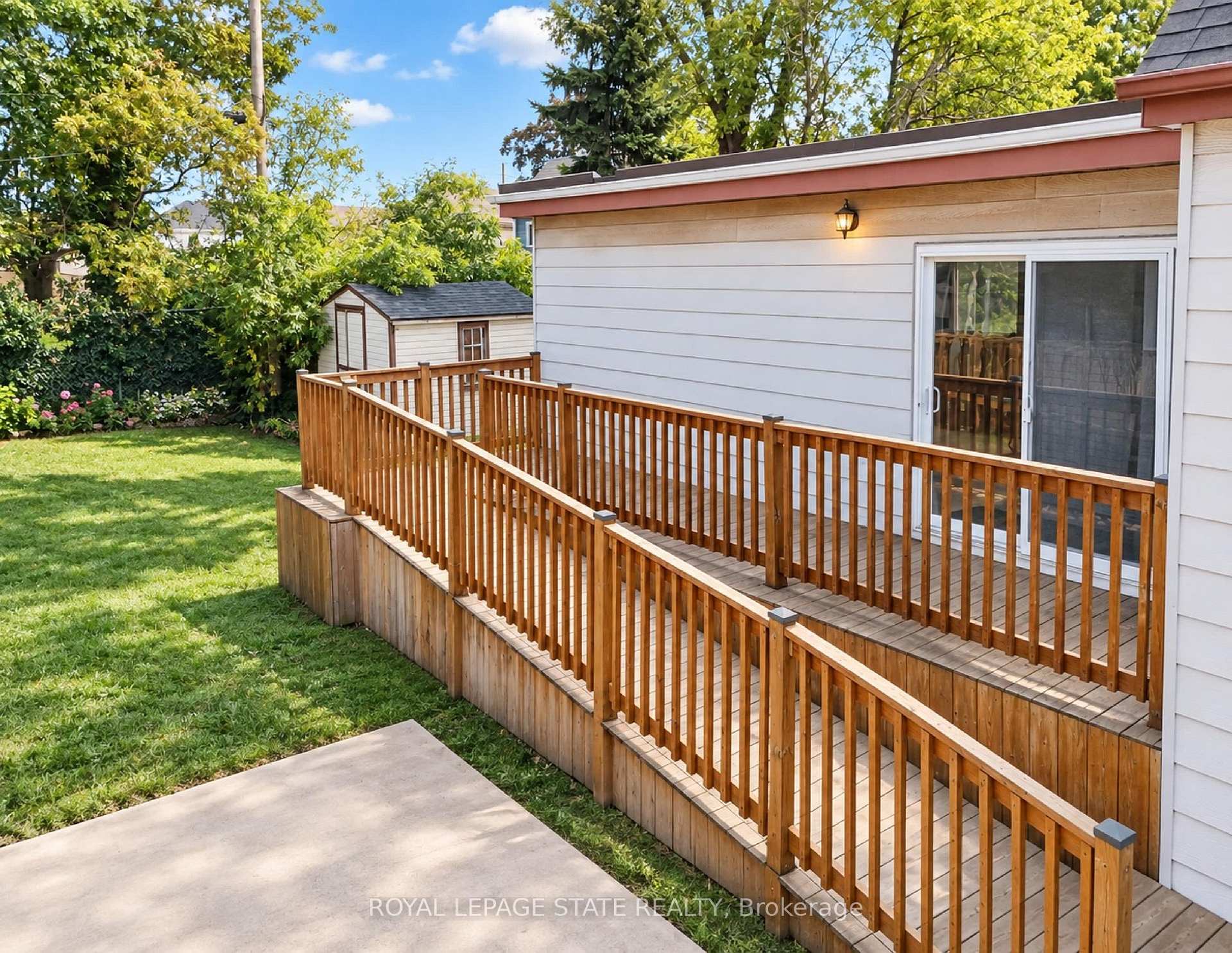 Photo 9 of 660 Burgess Avenue, Hamilton, Parkview — HOMEH