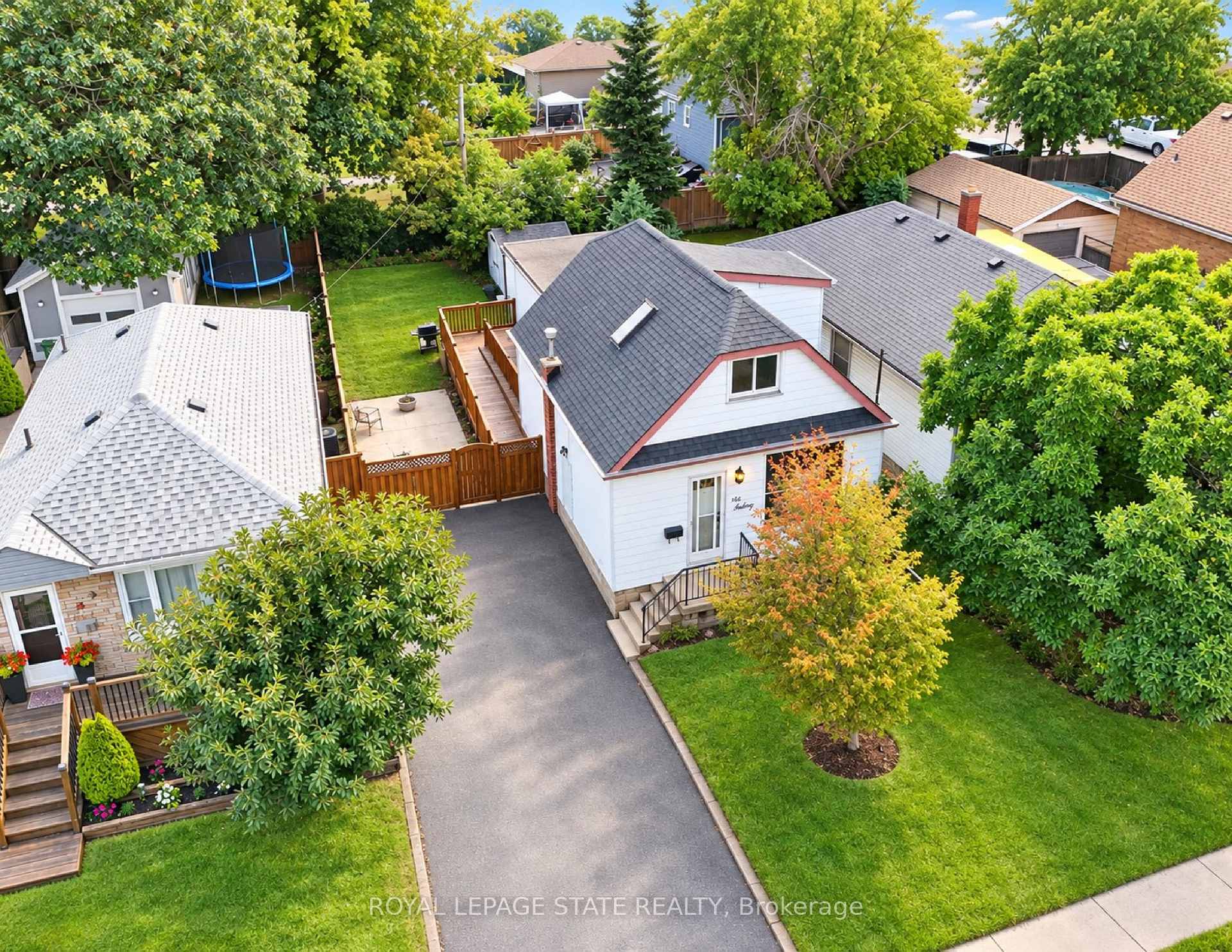 Photo 11 of 660 Burgess Avenue, Hamilton, Parkview — HOMEH