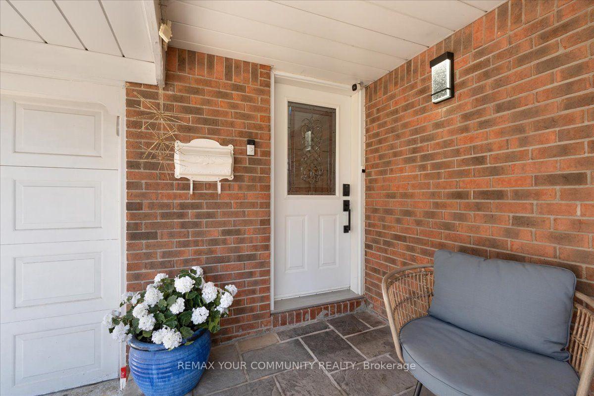 Photo 4 of 2491 Parmeer Drive, Mississauga, Erindale — HOMEH