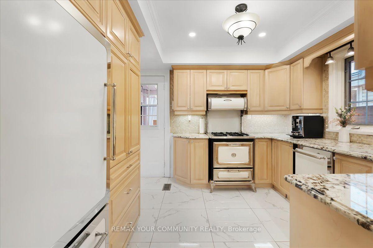 Photo 8 of 2491 Parmeer Drive, Mississauga, Erindale — HOMEH