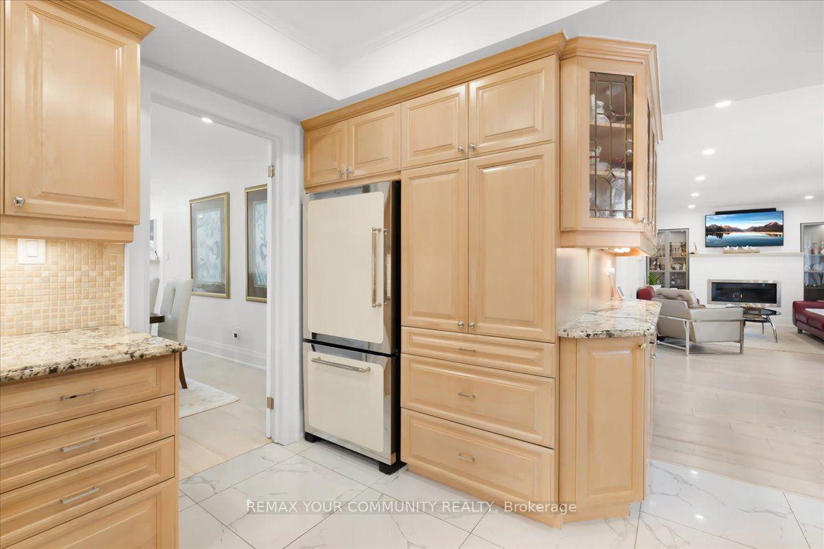 Photo 10 of 2491 Parmeer Drive, Mississauga, Erindale — HOMEH