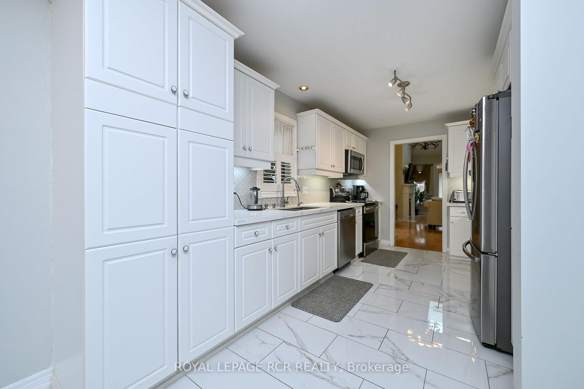 Photo 4 of 52 Bella Vista Trail, New Tecumseth, Alliston — HOMEH