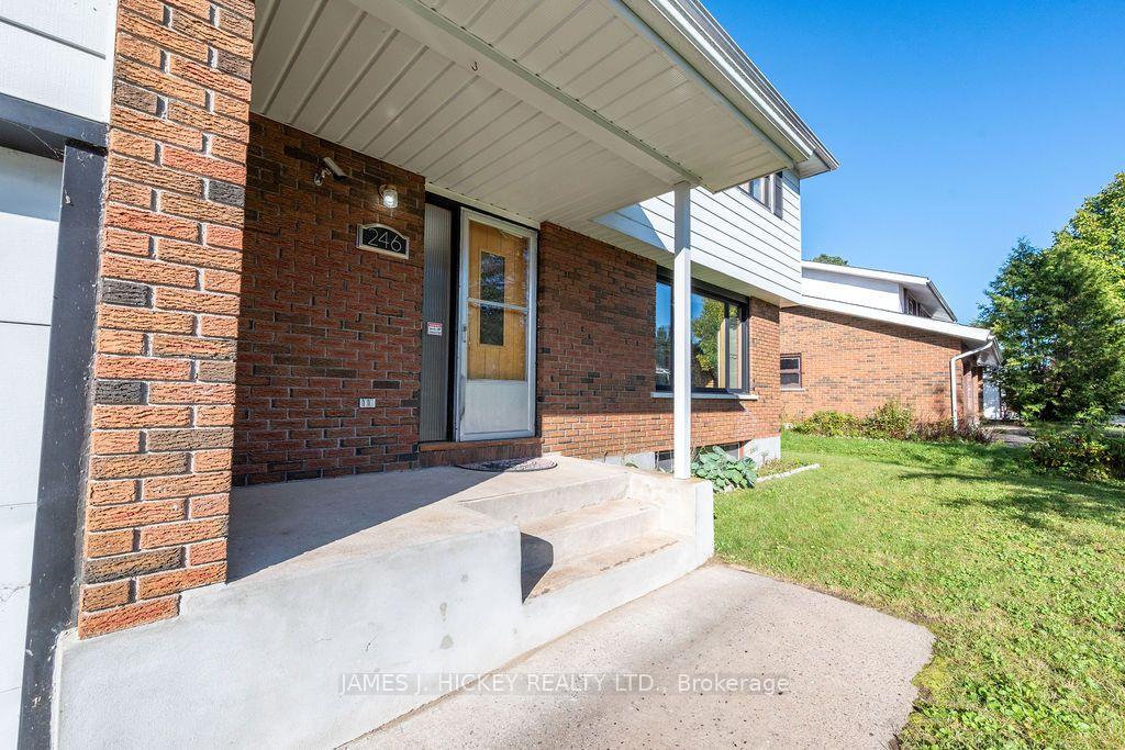 Photo 3 of 246 Thomas Street, Deep River, Deep River — HOMEH