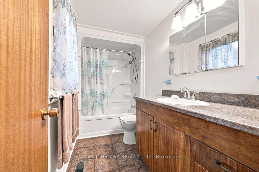 Photo 17 of 246 Thomas Street, Deep River, Deep River — HOMEH