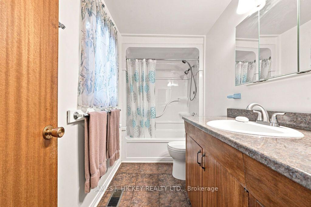 Photo 18 of 246 Thomas Street, Deep River, Deep River — HOMEH