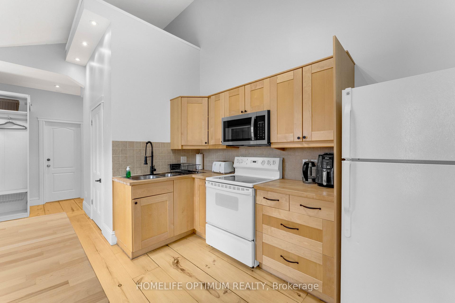 Photo 15 of 78 Ferrie Street W, Hamilton, North End — HOMEH