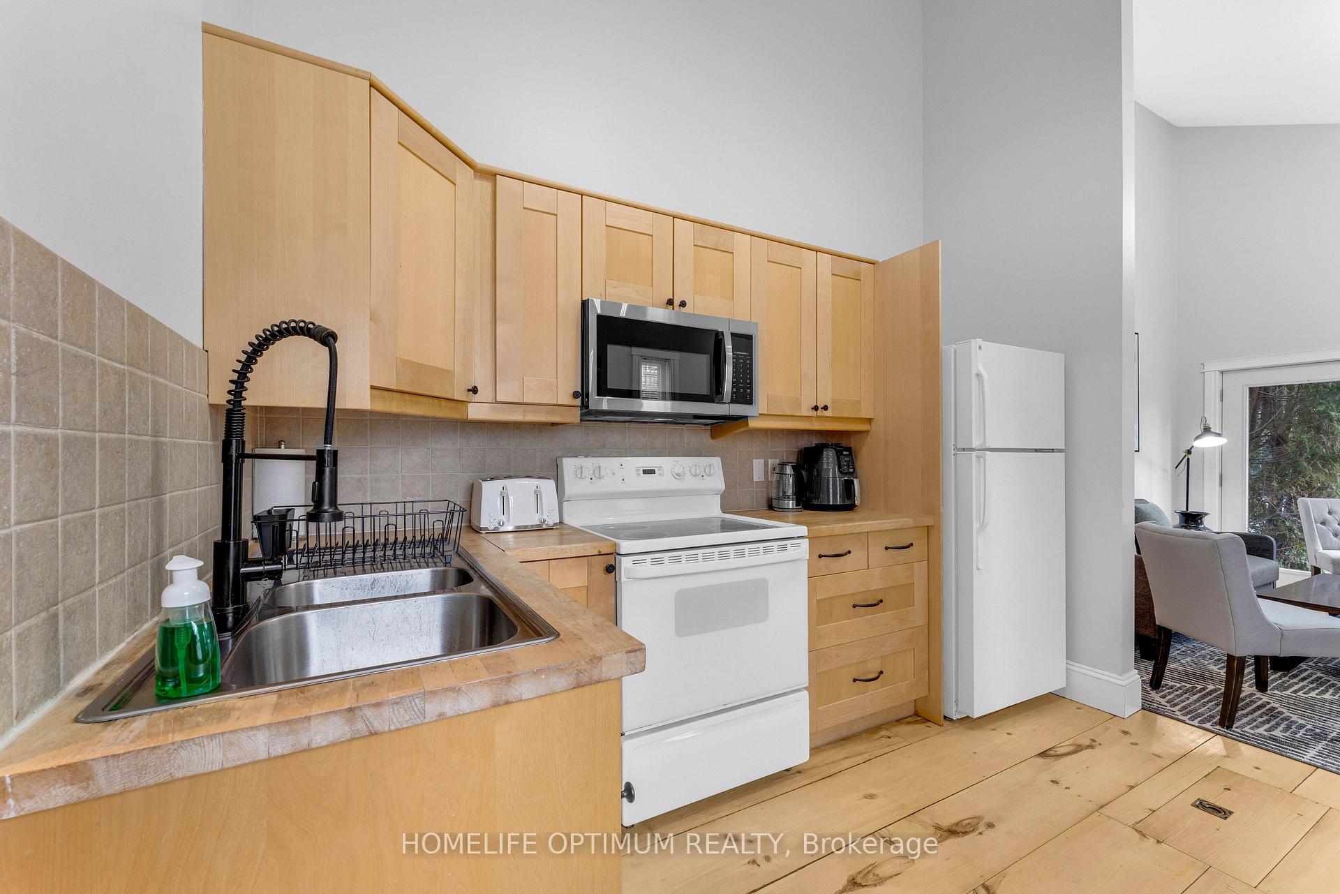 Photo 16 of 78 Ferrie Street W, Hamilton, North End — HOMEH