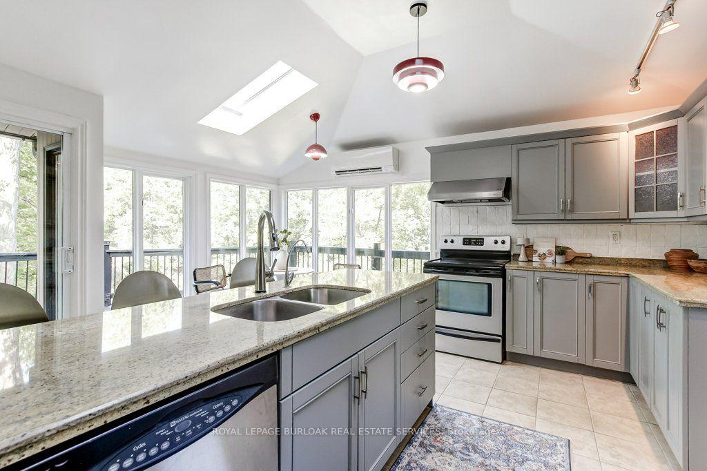 Photo 14 of 131 Parkview Avenue, Hamilton, Pleasant View — HOMEH