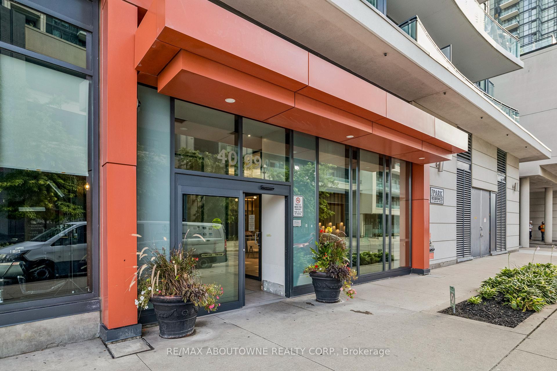 Photo 2 of Unit 1103, 4099 Brickstone Mews, Mississauga, City Centre — HOMEH